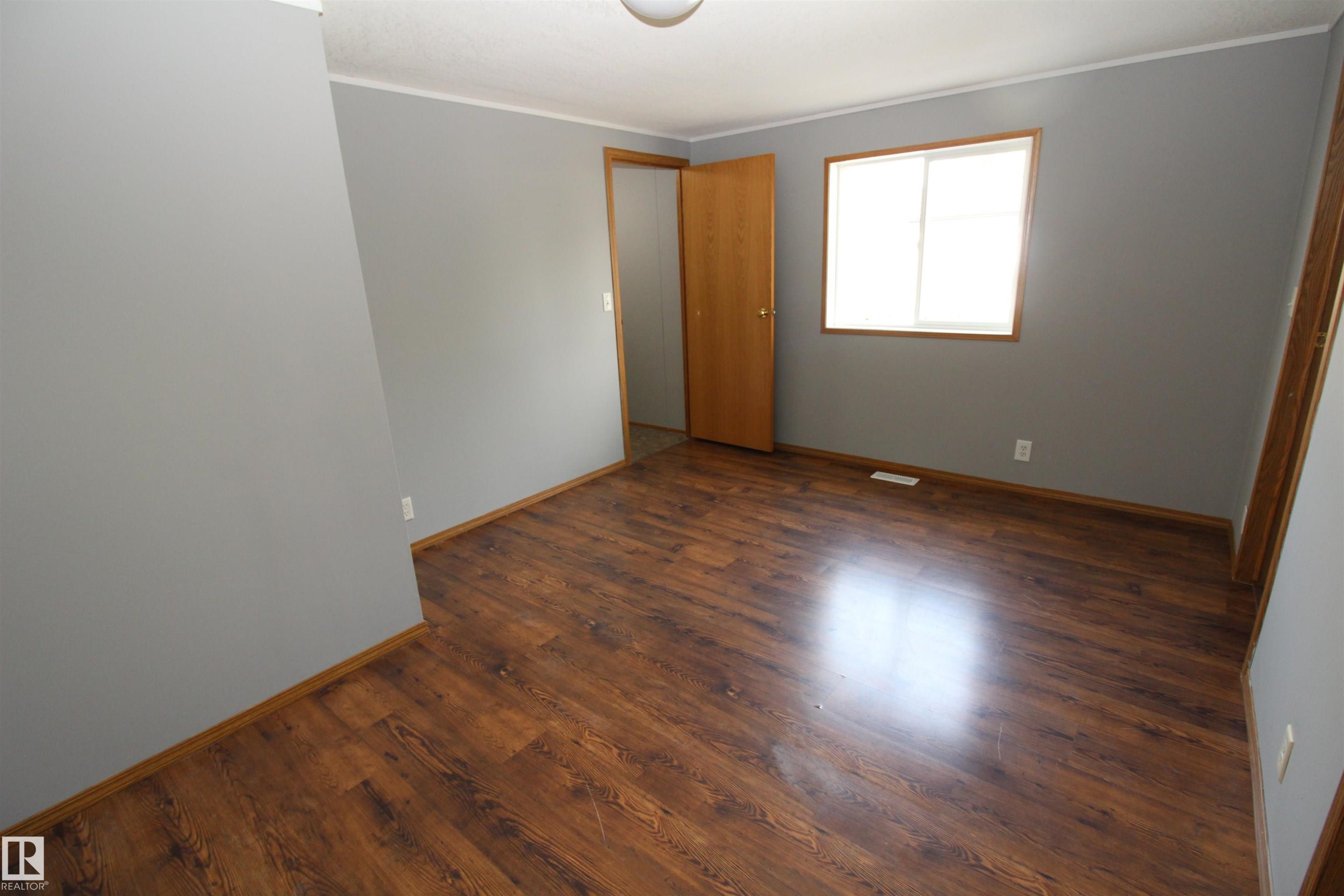 












10916 100 Avenue

,
Westlock,




AB
T7P 1N2

