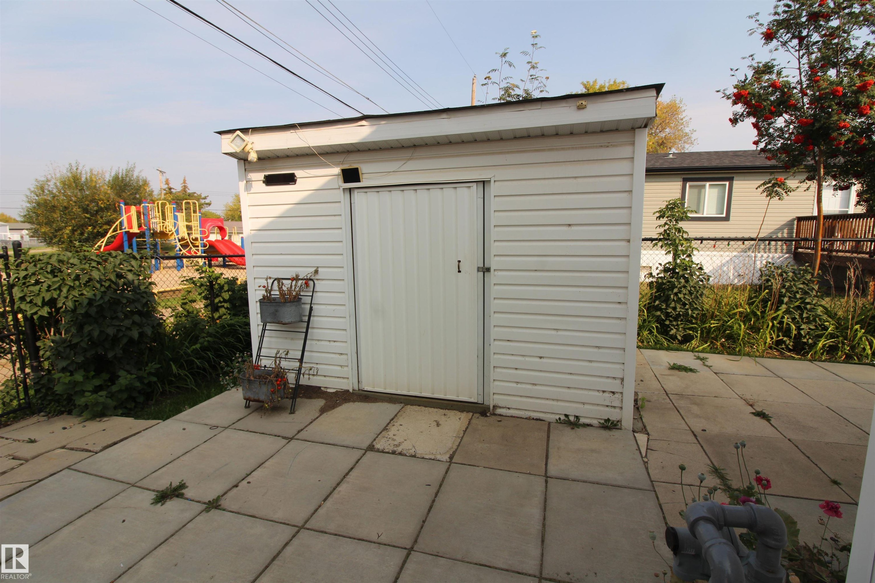 












10916 100 Avenue

,
Westlock,




AB
T7P 1N2


