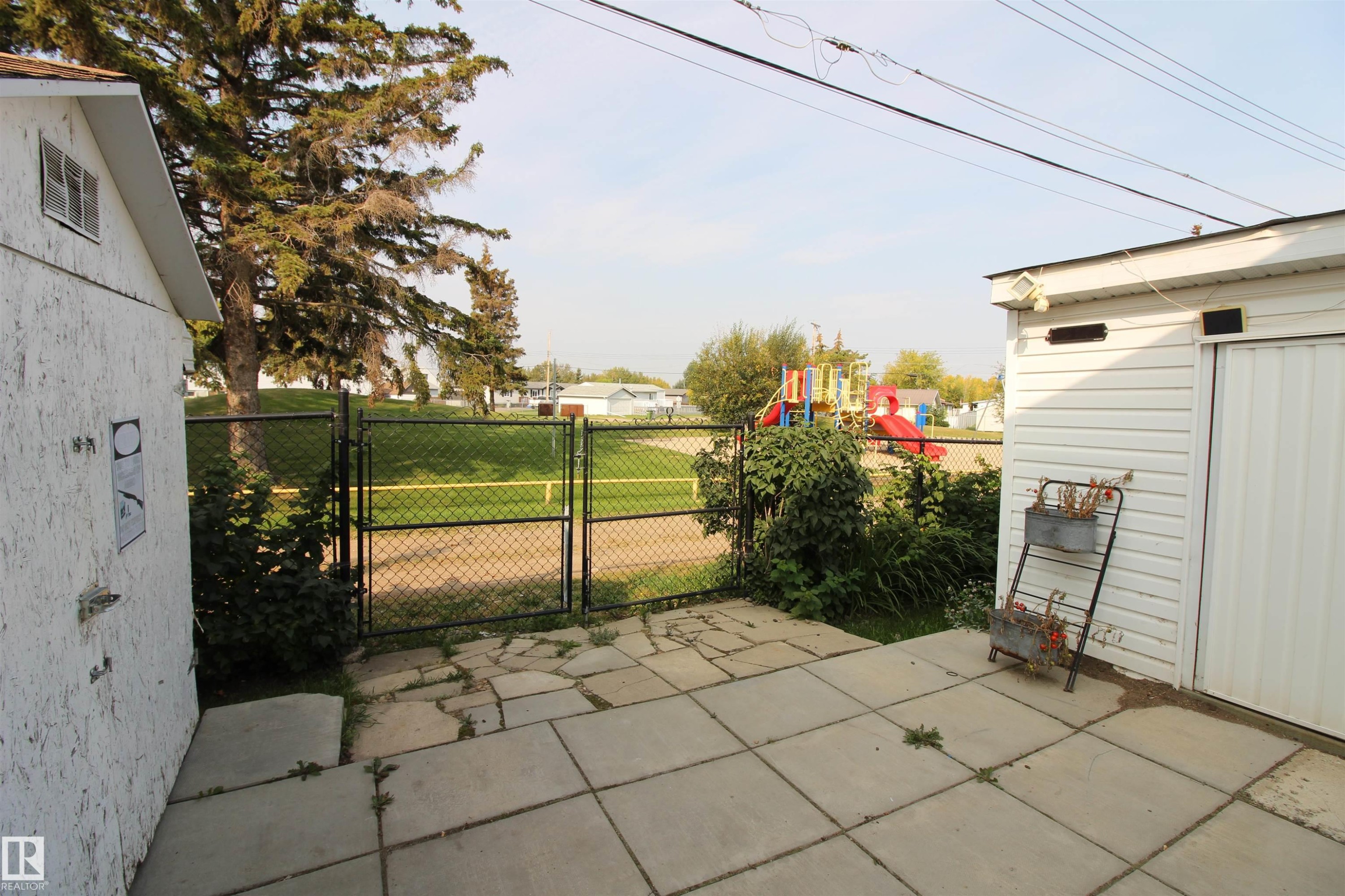 












10916 100 Avenue

,
Westlock,




AB
T7P 1N2

