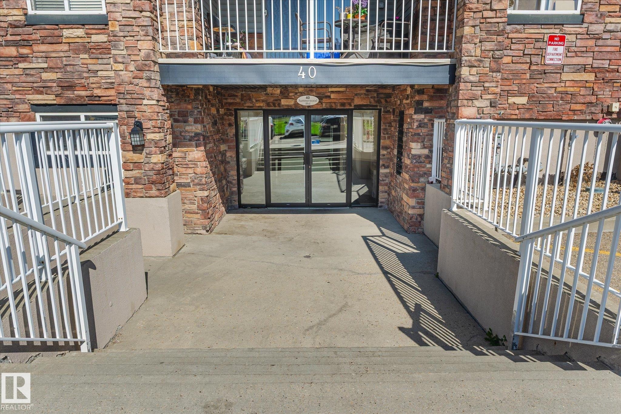 












111 40 SUMMERWOOD Boulevard

,
Sherwood Park,




AB
T8H 0C3

