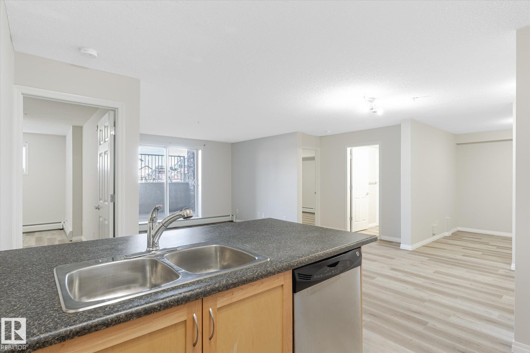 












111 40 SUMMERWOOD Boulevard

,
Sherwood Park,




AB
T8H 0C3

