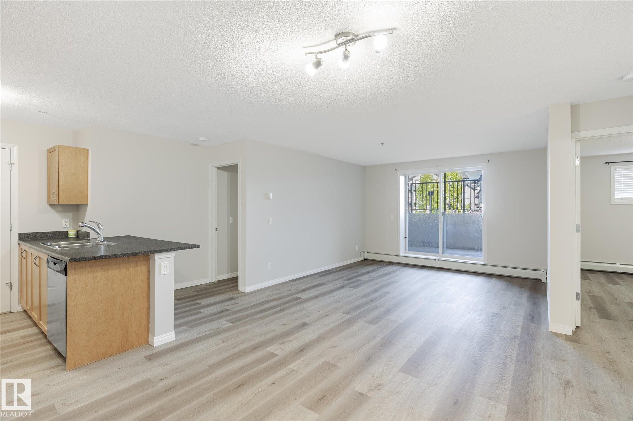 












111 40 SUMMERWOOD Boulevard

,
Sherwood Park,




AB
T8H 0C3

