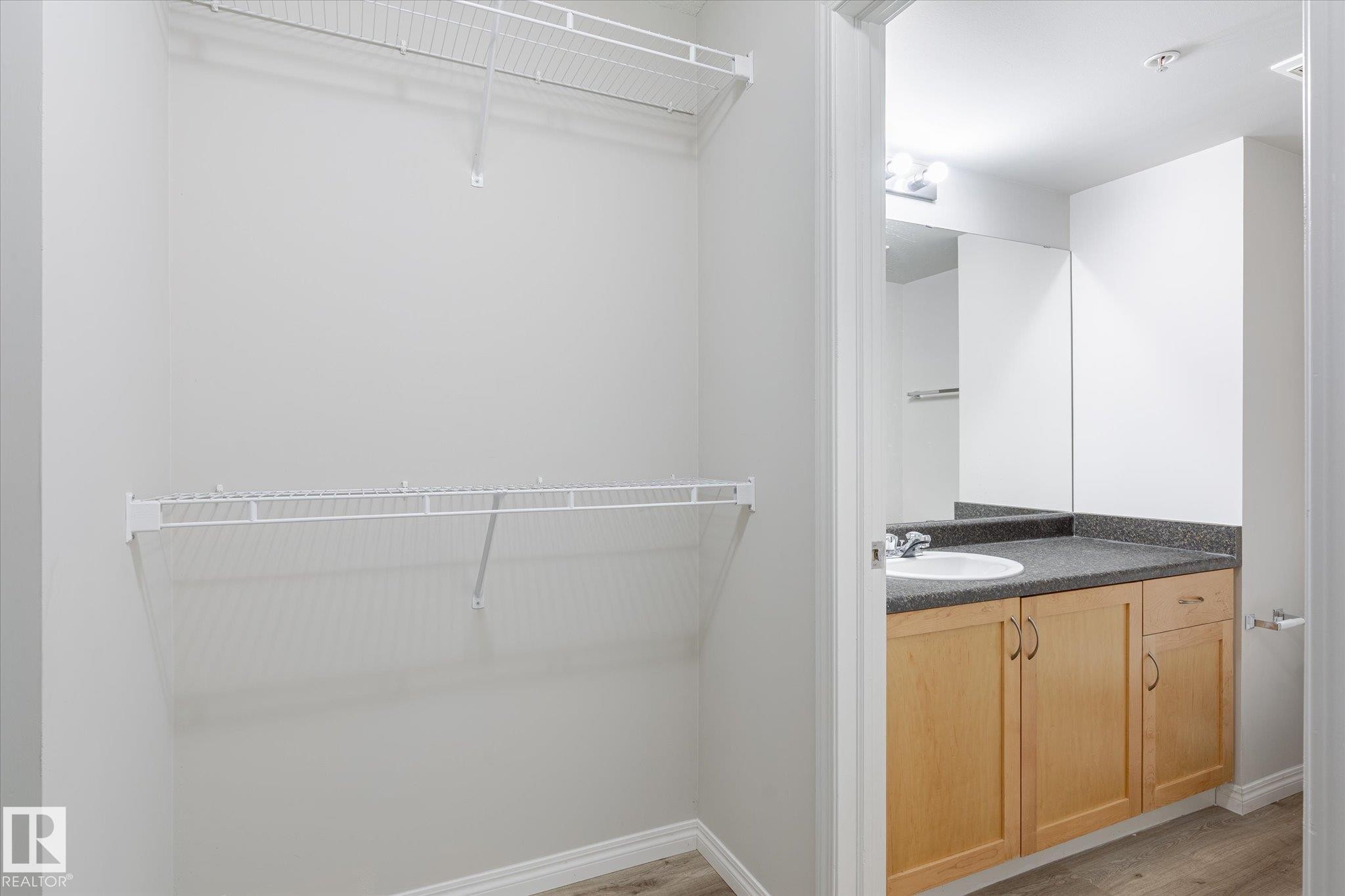 












111 40 SUMMERWOOD Boulevard

,
Sherwood Park,




AB
T8H 0C3

