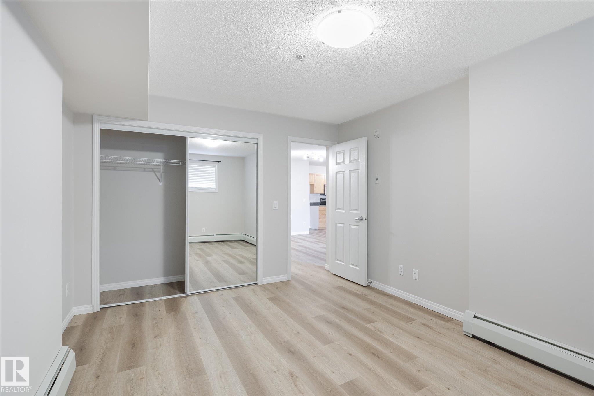 












111 40 SUMMERWOOD Boulevard

,
Sherwood Park,




AB
T8H 0C3

