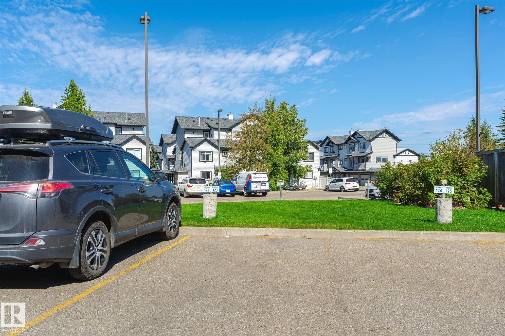 












111 40 SUMMERWOOD Boulevard

,
Sherwood Park,




AB
T8H 0C3

