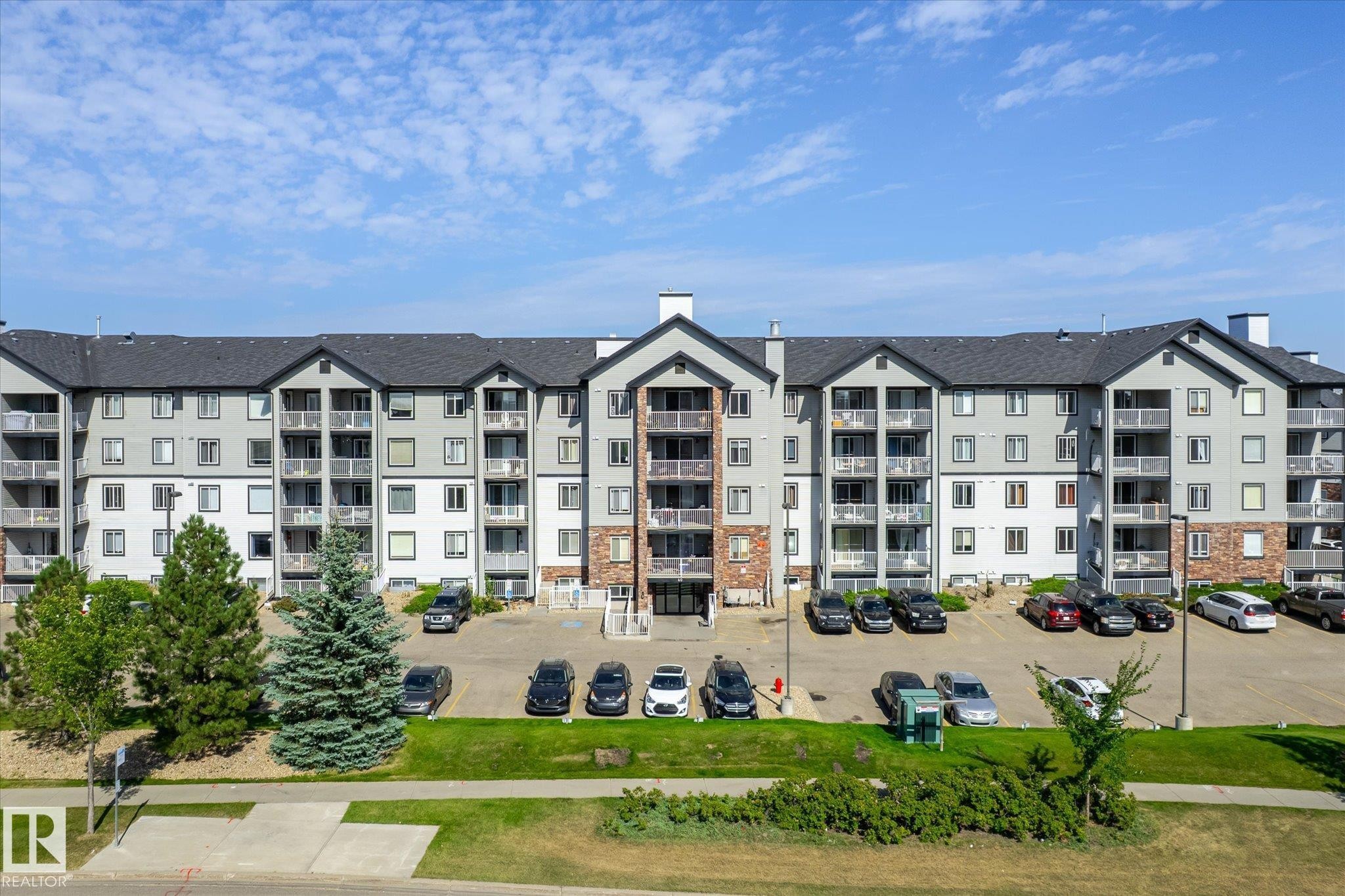 












111 40 SUMMERWOOD Boulevard

,
Sherwood Park,




AB
T8H 0C3

