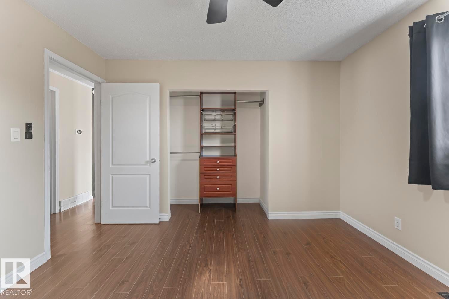 












5508-51 AVENUE Avenue

,
Cold Lake,




AB
T9M 1R1

