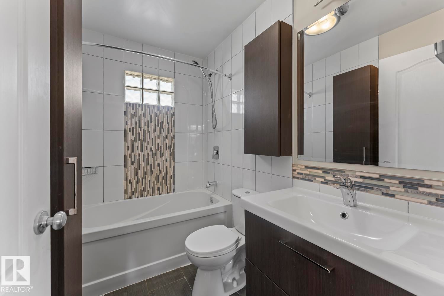 












5508-51 AVENUE Avenue

,
Cold Lake,




AB
T9M 1R1

