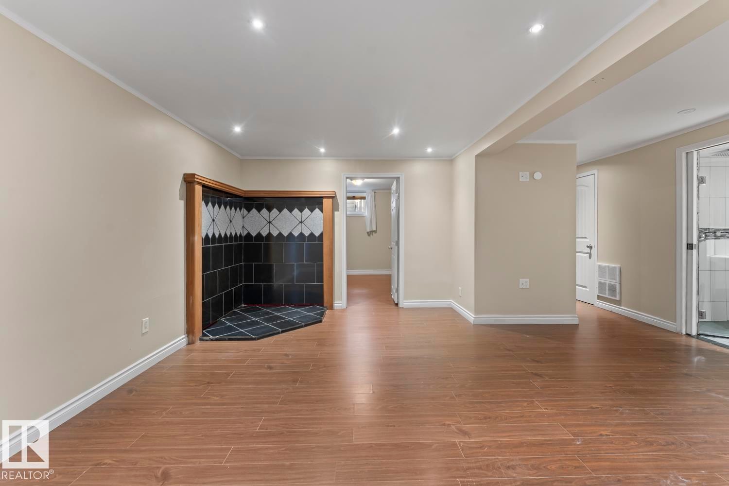 












5508-51 AVENUE Avenue

,
Cold Lake,




AB
T9M 1R1

