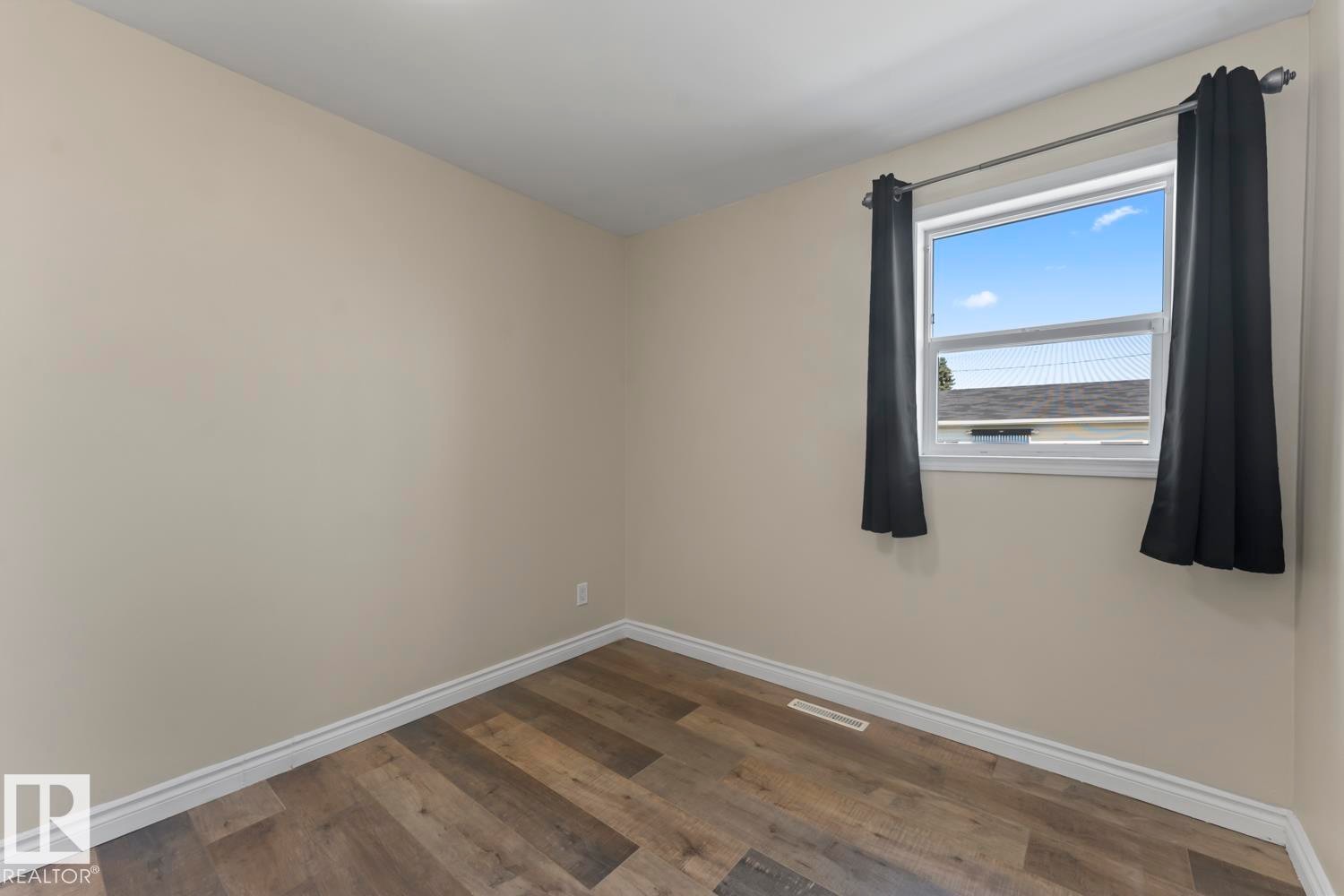 












5508-51 AVENUE Avenue

,
Cold Lake,




AB
T9M 1R1

