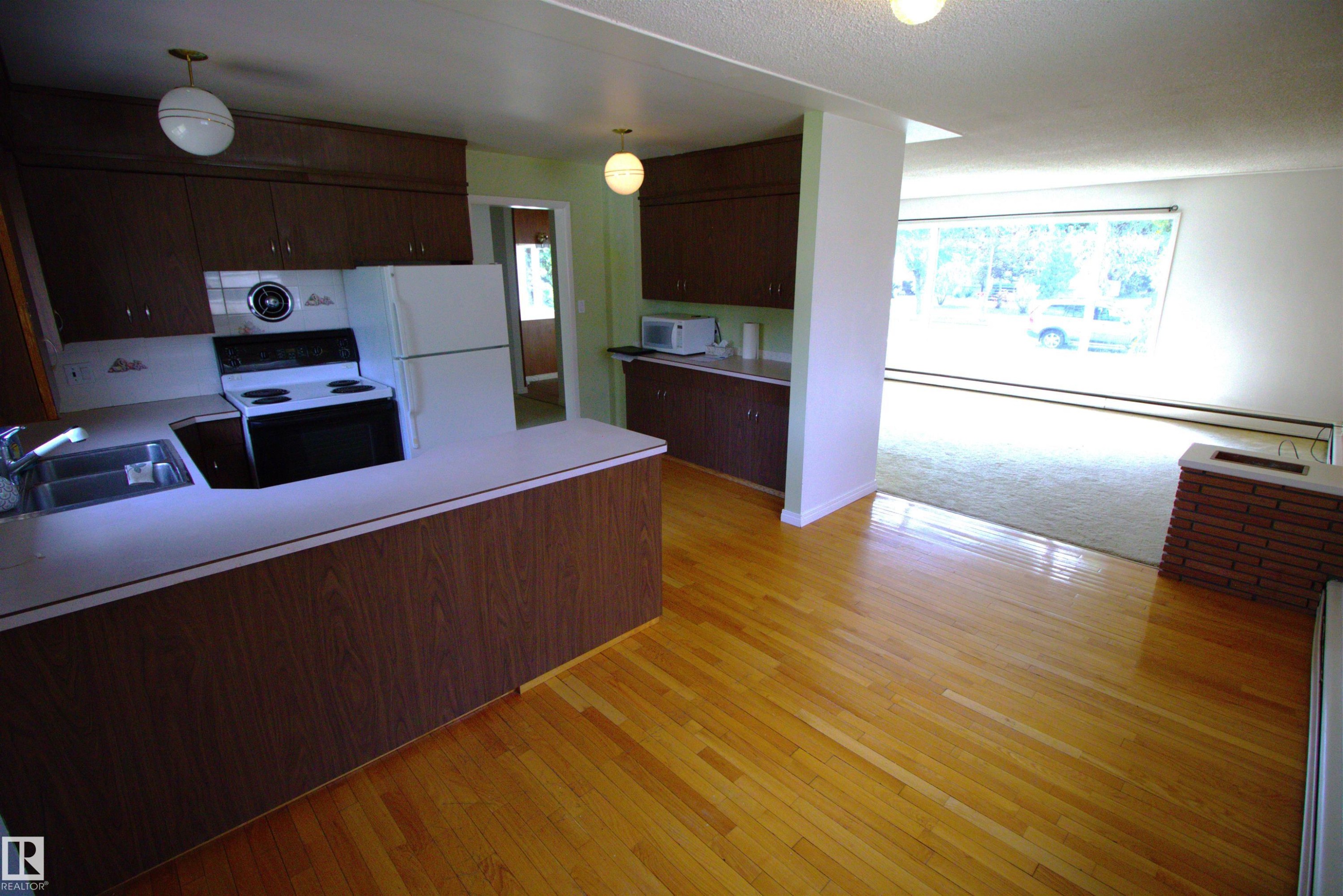 












12411 89 Street

,
Edmonton,




AB
T5B 3X1

