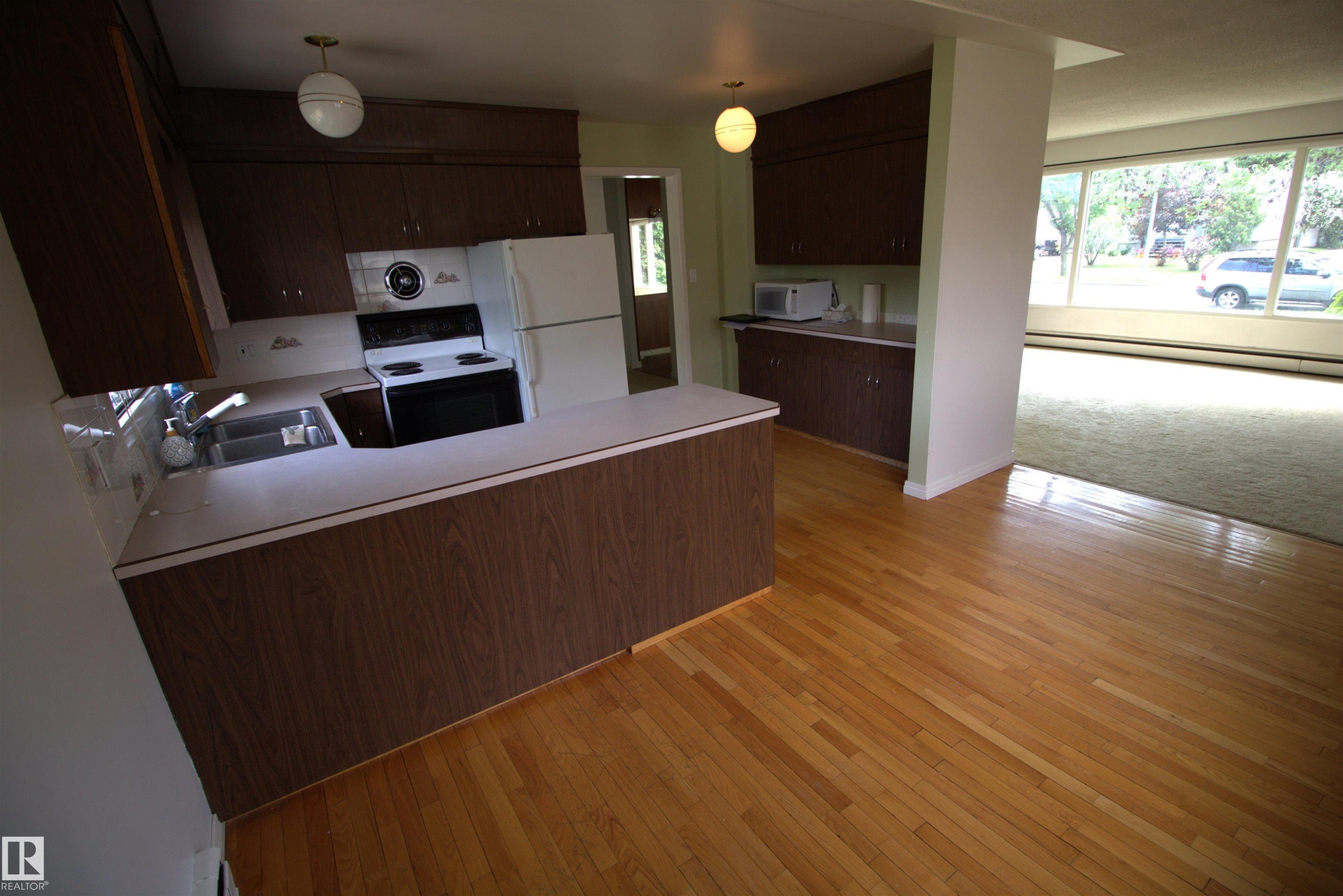 












12411 89 Street

,
Edmonton,




AB
T5B 3X1

