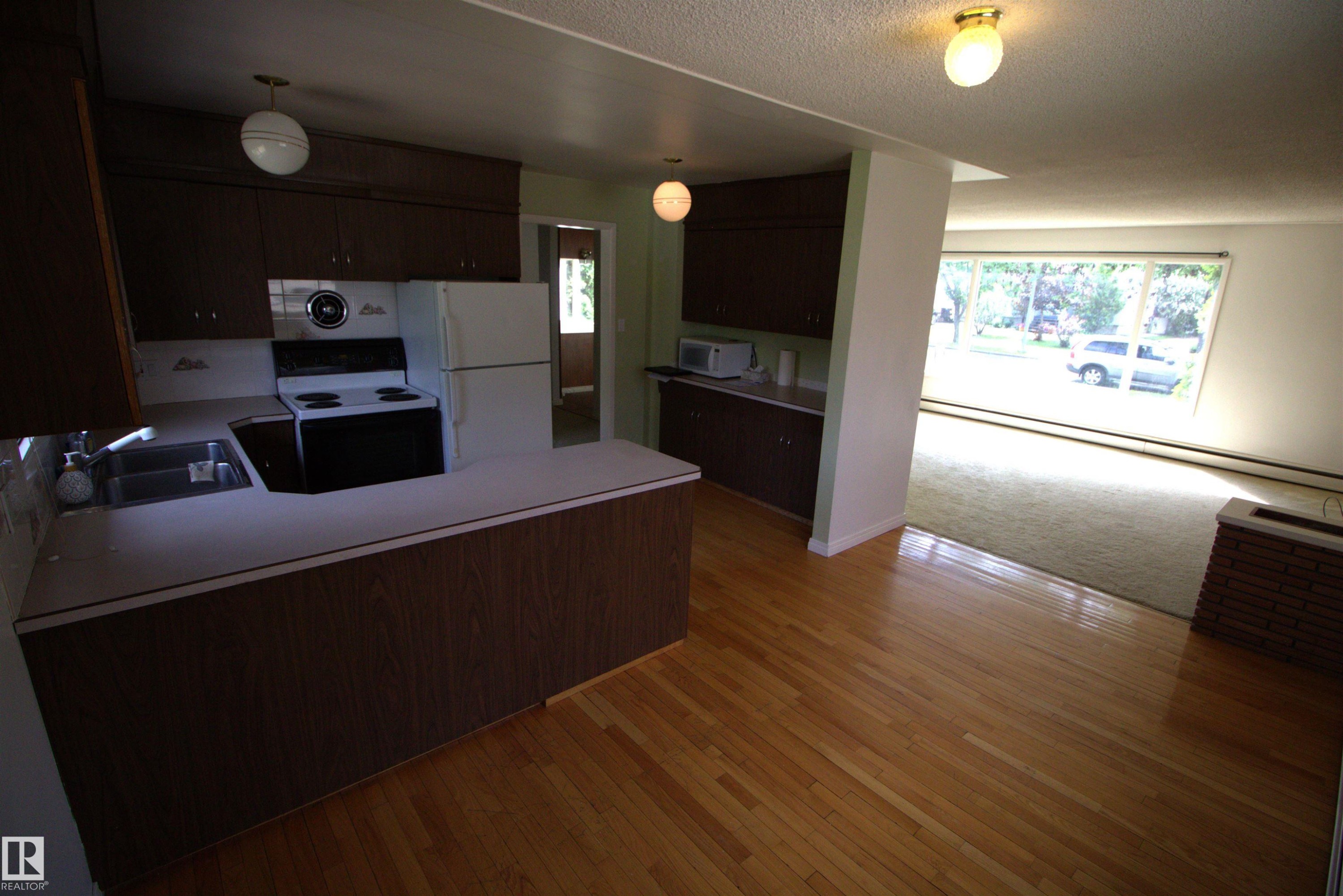 












12411 89 Street

,
Edmonton,




AB
T5B 3X1

