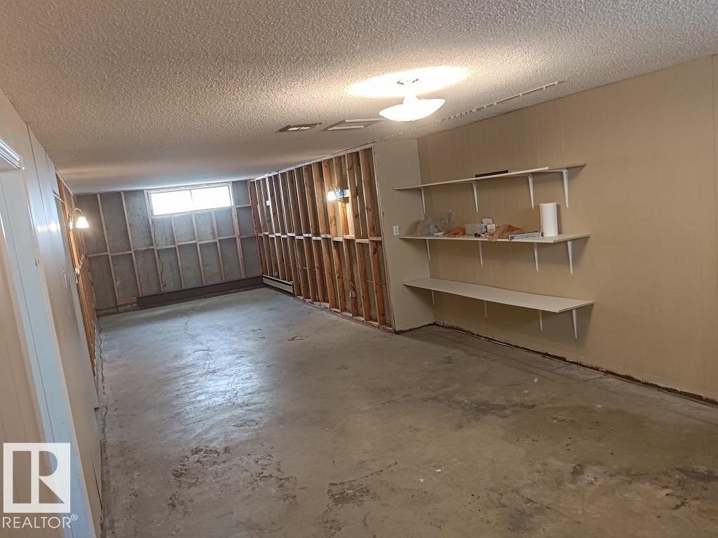 












12411 89 Street

,
Edmonton,




AB
T5B 3X1

