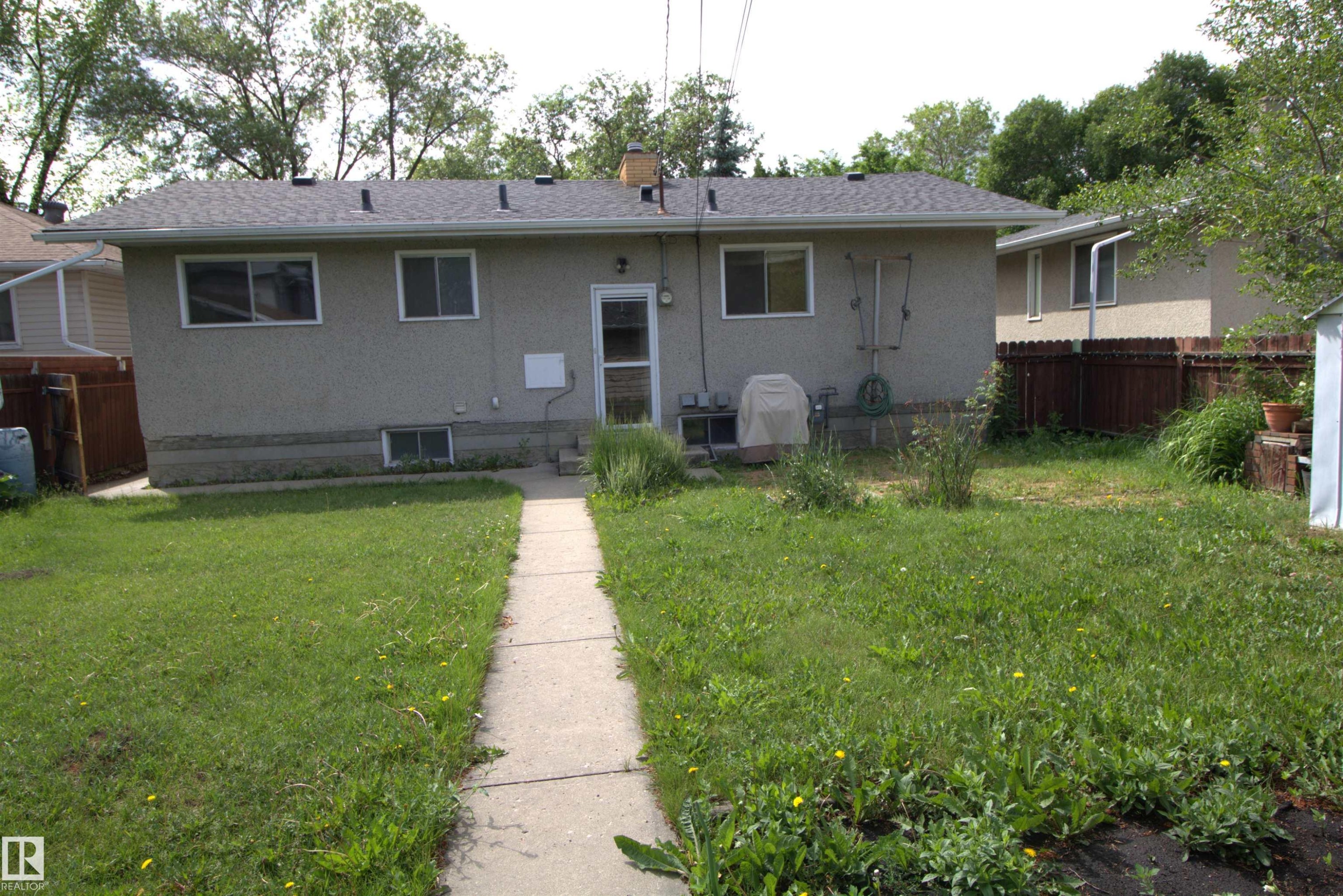 












12411 89 Street

,
Edmonton,




AB
T5B 3X1

