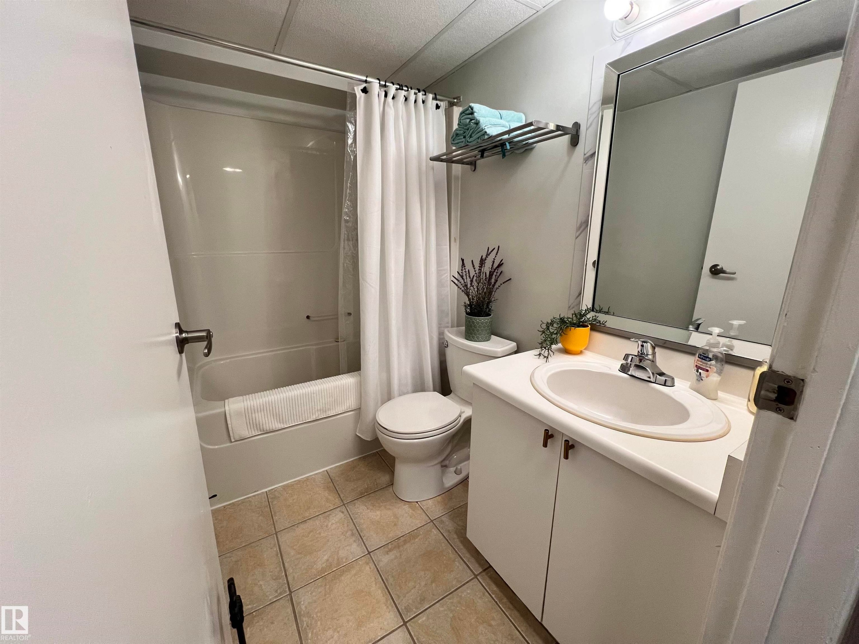 












102 11825 71 Street

,
Edmonton,




AB
T5B 1W4

