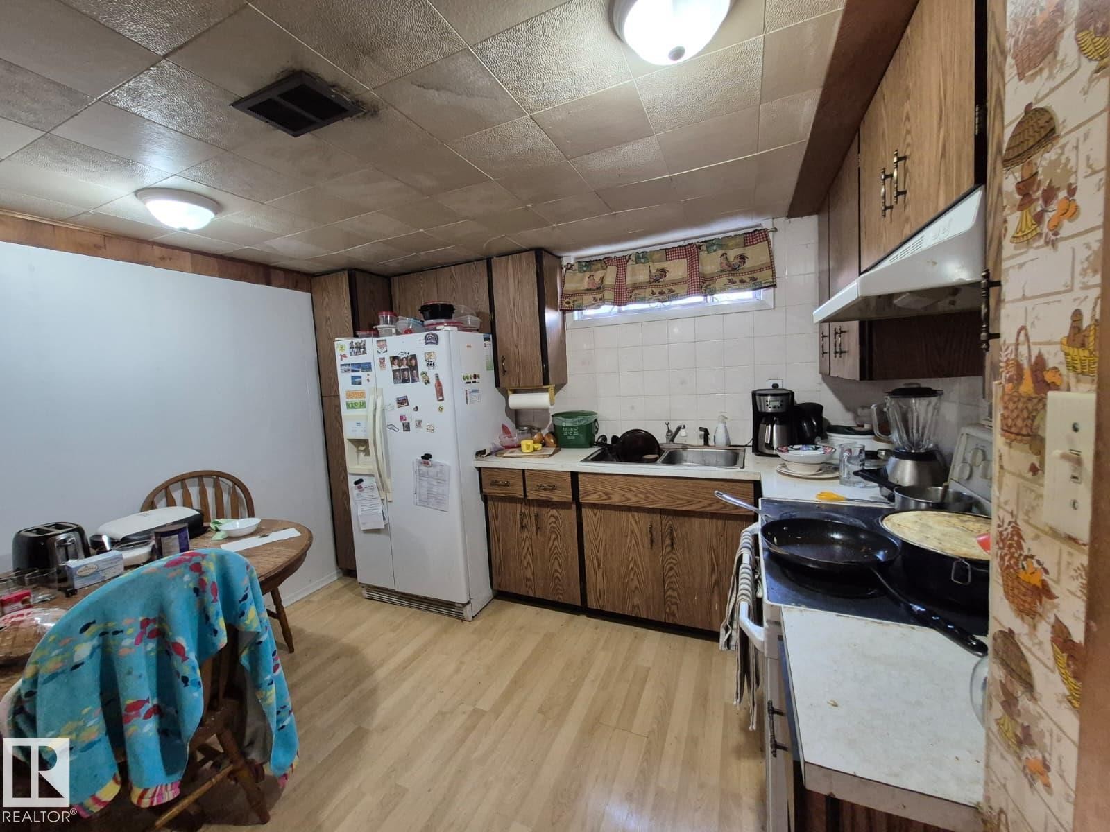 












7920 Argyll Road

,
Edmonton,




AB
T6C 4B1


