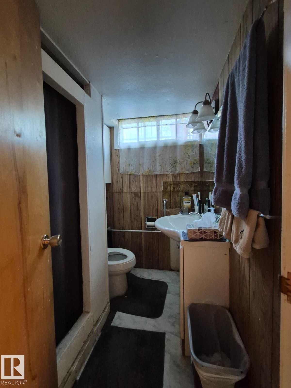 












7920 Argyll Road

,
Edmonton,




AB
T6C 4B1

