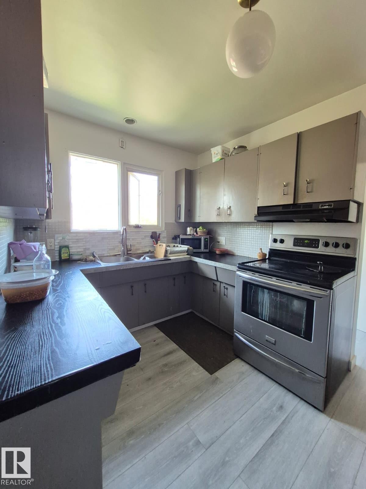 












7920 Argyll Road

,
Edmonton,




AB
T6C 4B1

