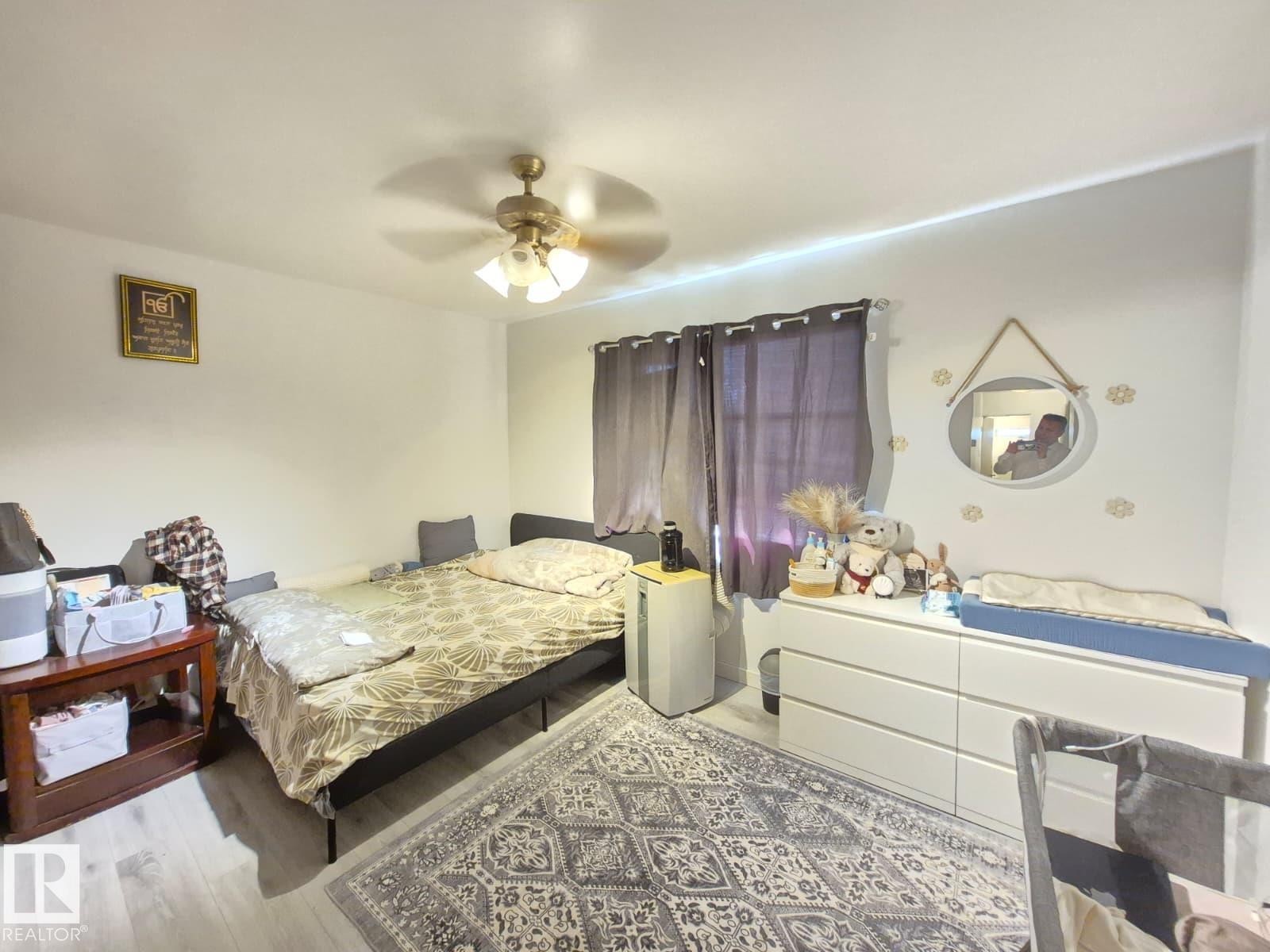 












7920 Argyll Road

,
Edmonton,




AB
T6C 4B1

