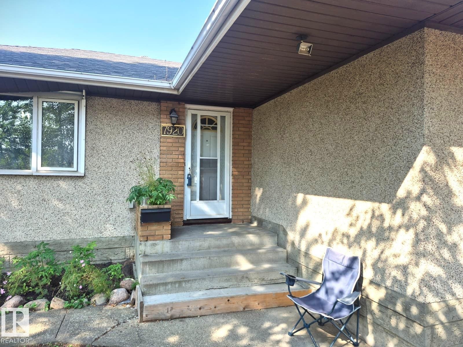 












7920 Argyll Road

,
Edmonton,




AB
T6C 4B1


