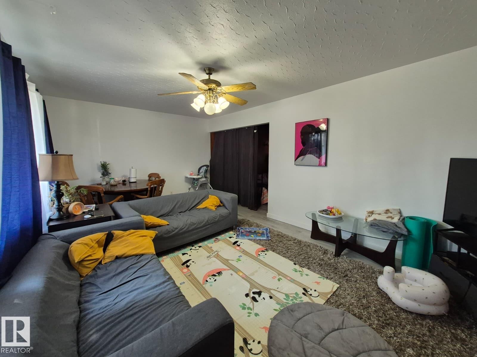 












7920 Argyll Road

,
Edmonton,




AB
T6C 4B1

