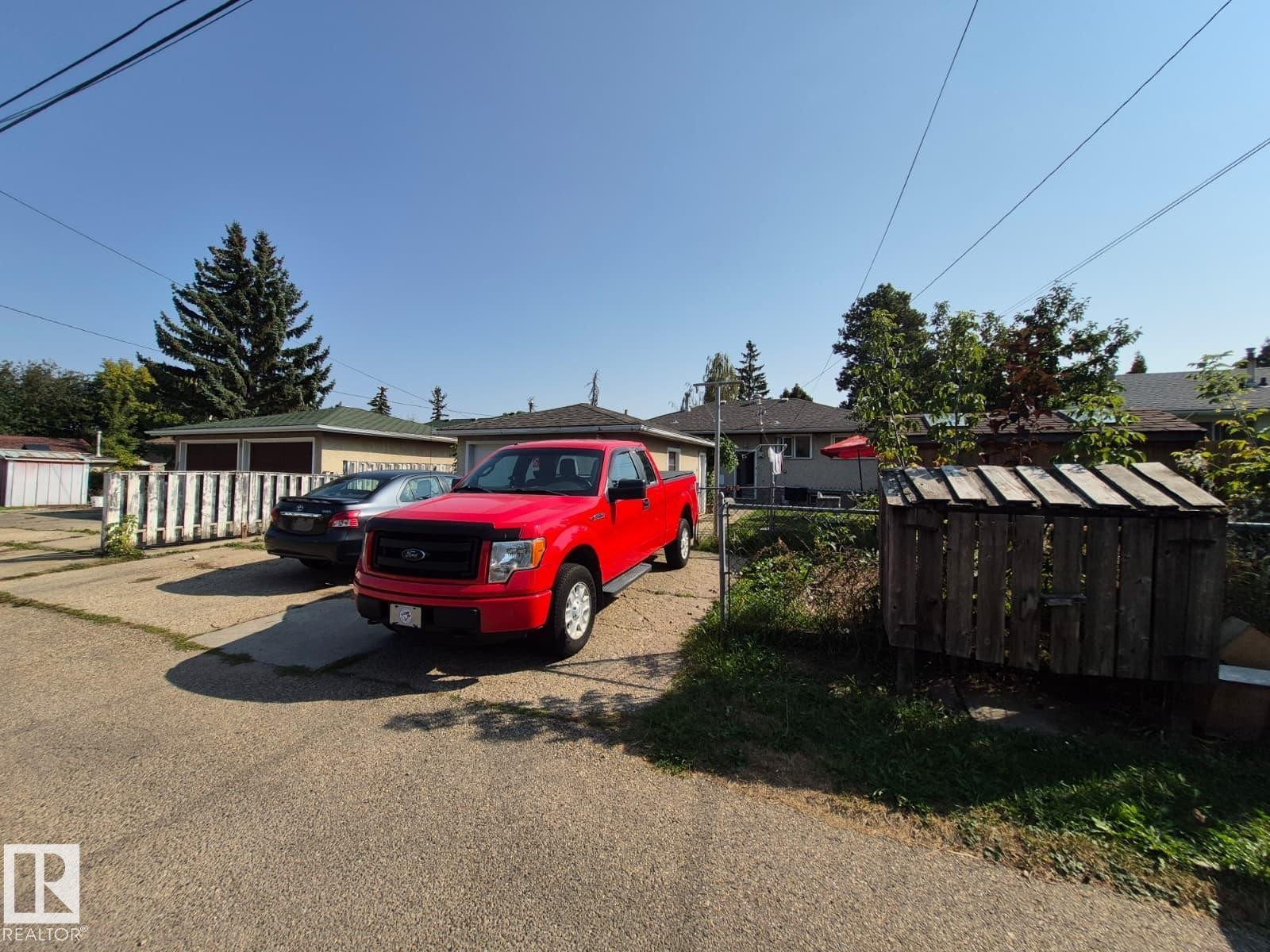












7920 Argyll Road

,
Edmonton,




AB
T6C 4B1

