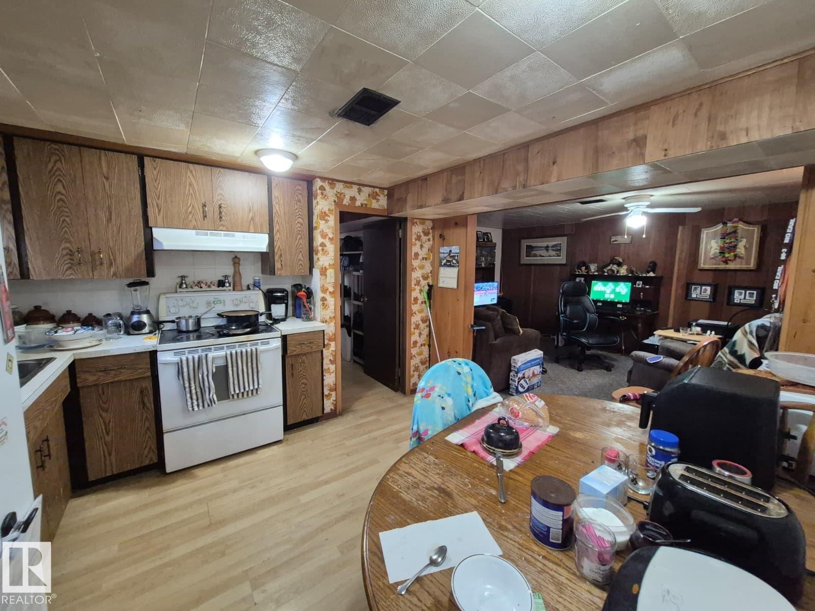 












7920 Argyll Road

,
Edmonton,




AB
T6C 4B1

