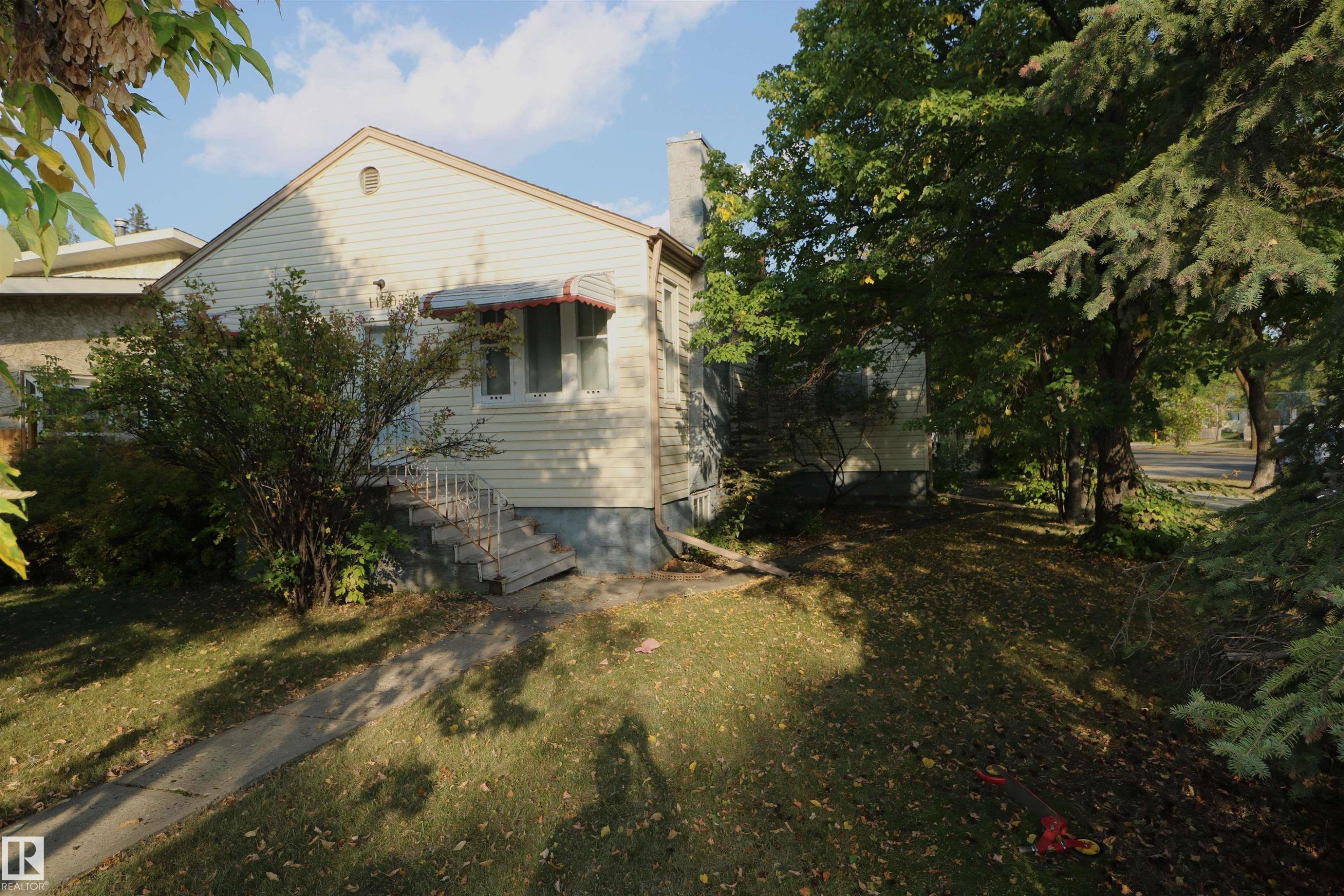












11303 ST ALBERT Trail

,
Edmonton,




AB
T5M 3L2

