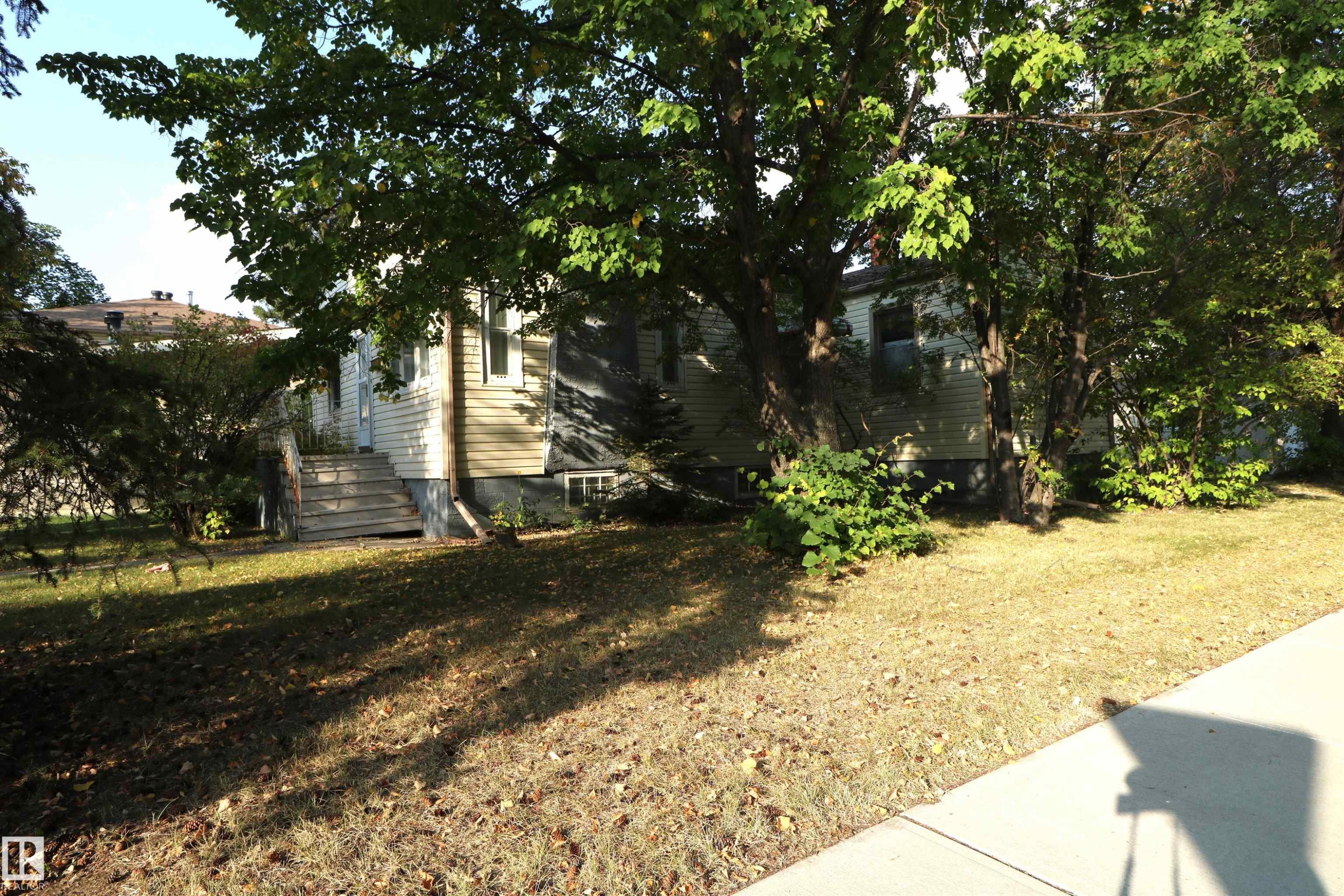 












11303 ST ALBERT Trail

,
Edmonton,




AB
T5M 3L2

