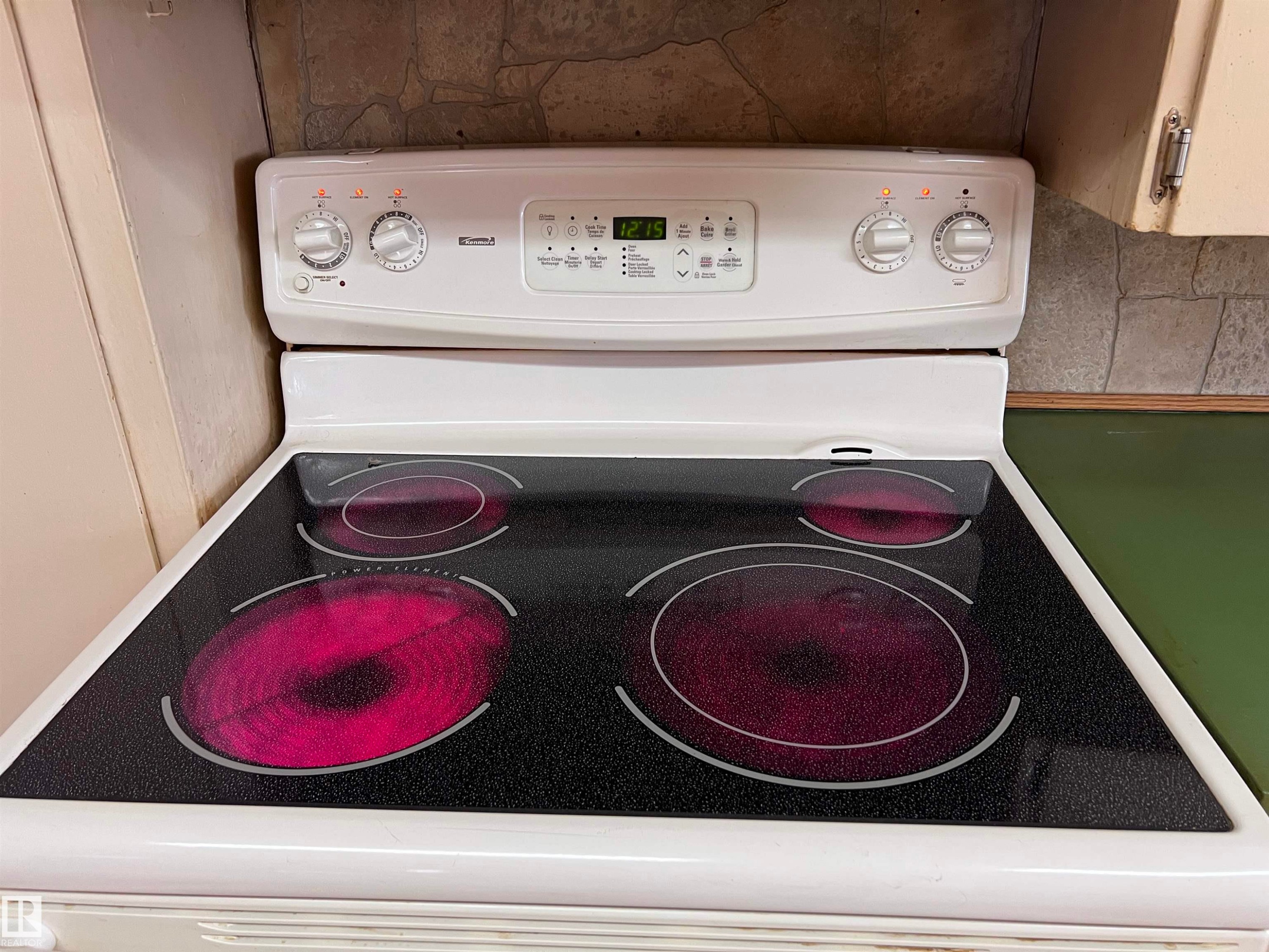 












5208 51ST Street

,
Strome,




AB
T0B 4H0

