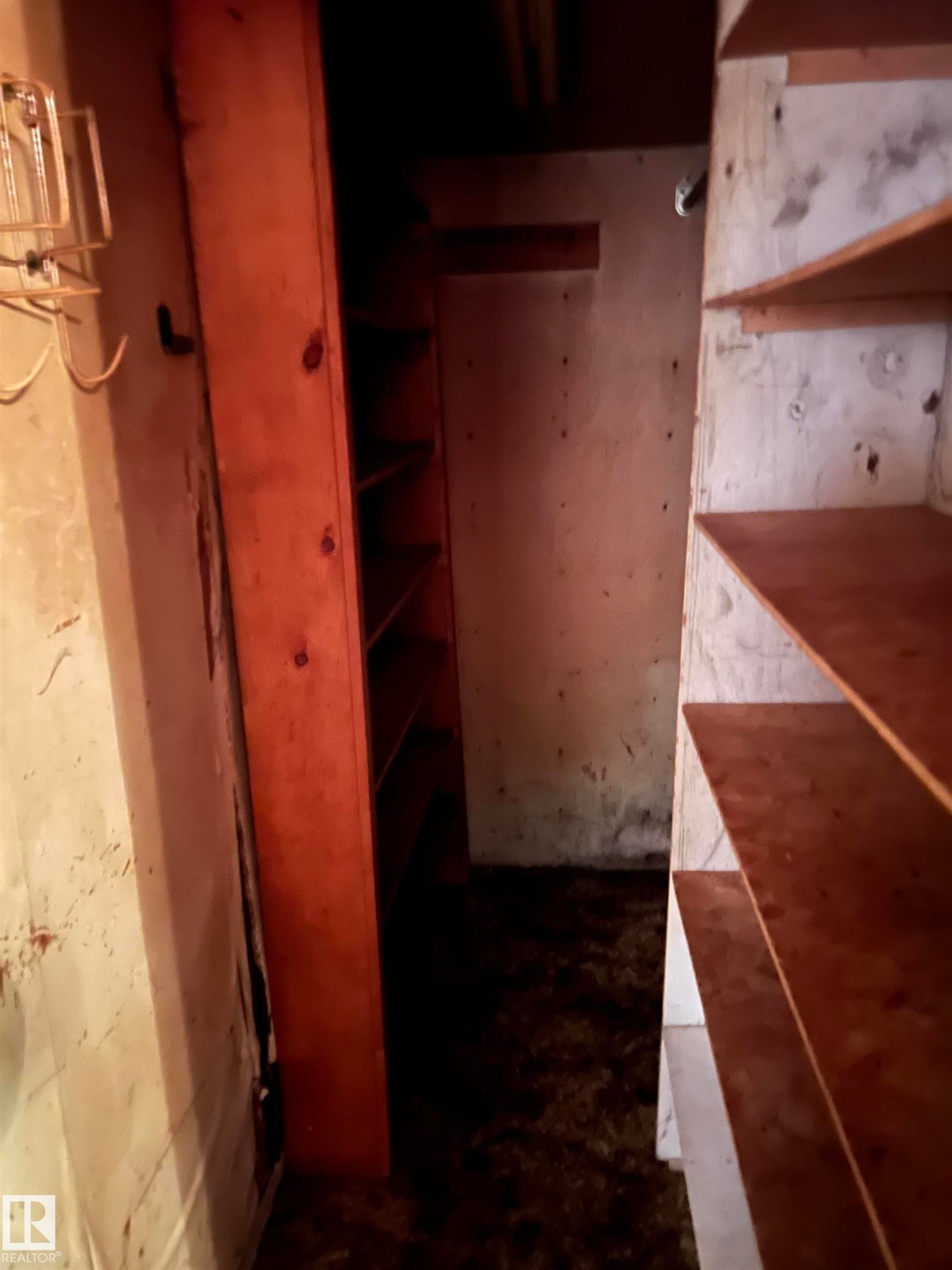 












5208 51ST Street

,
Strome,




AB
T0B 4H0

