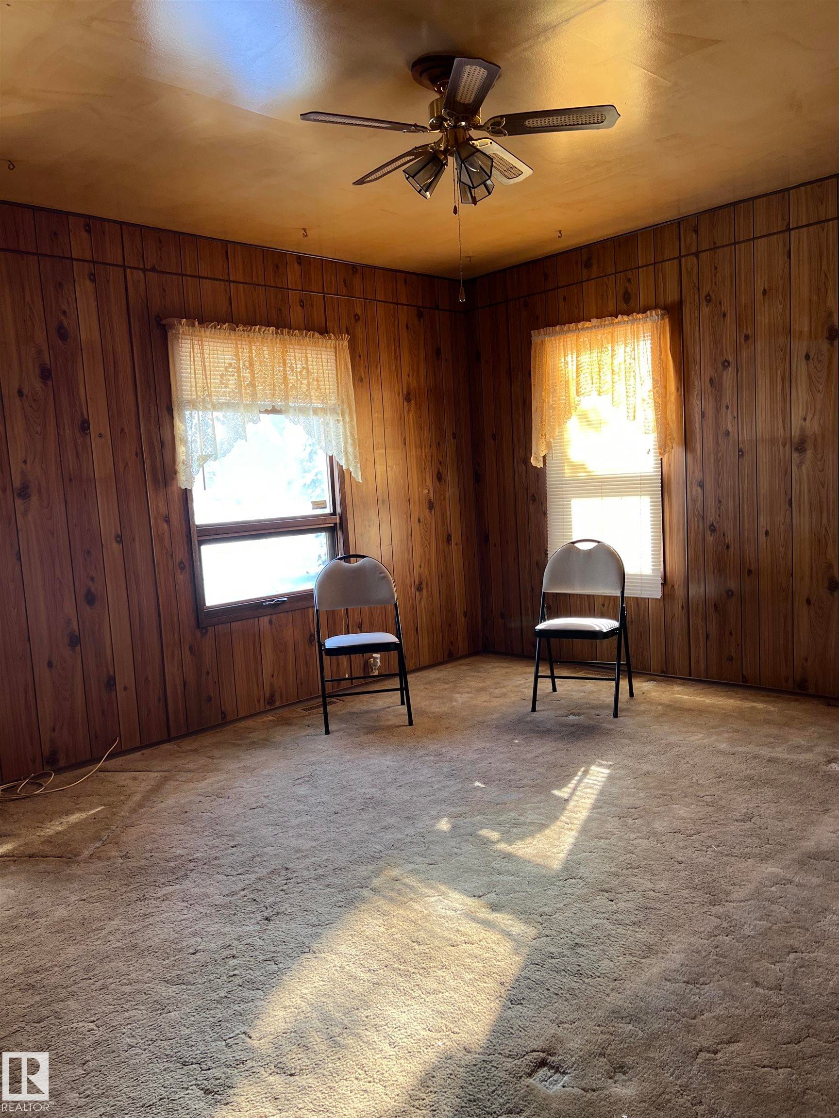 












5208 51ST Street

,
Strome,




AB
T0B 4H0

