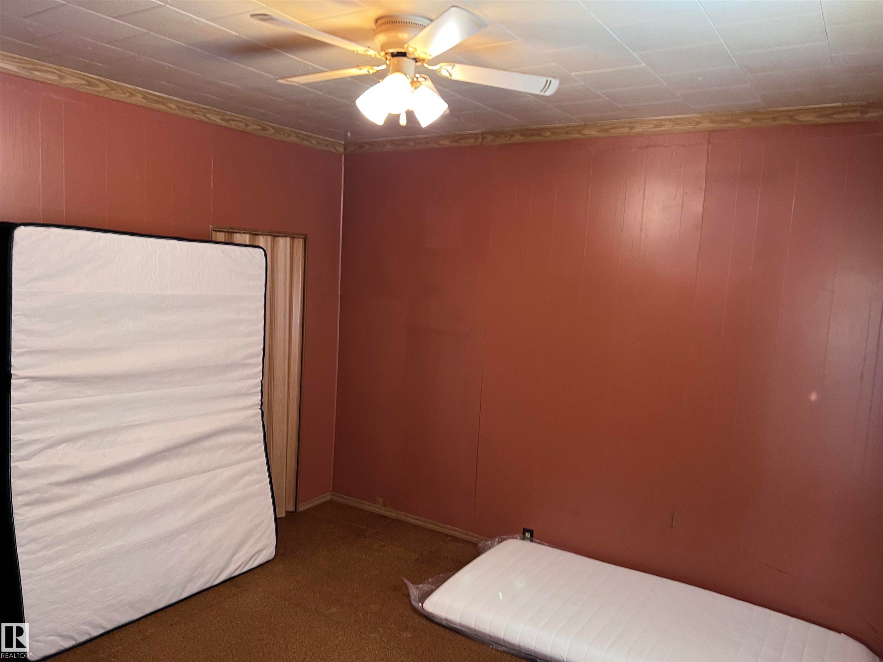 












5208 51ST Street

,
Strome,




AB
T0B 4H0

