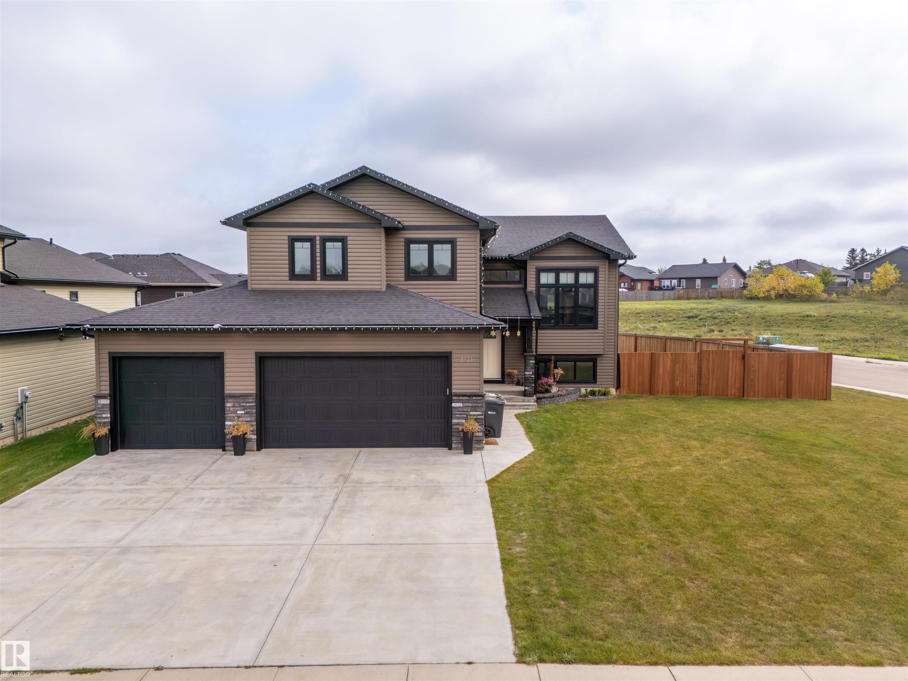












1721 Crestview Way

,
Cold Lake,




AB
T9M 0L8

