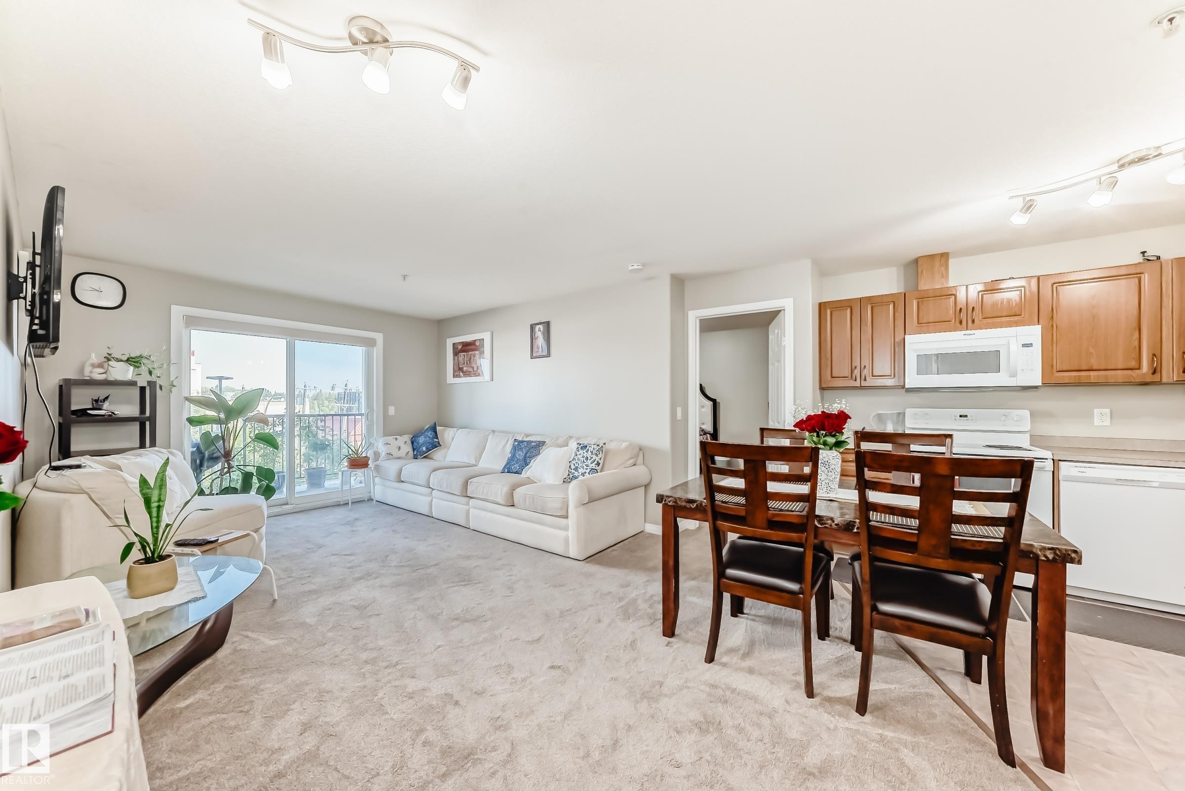 












407 9945 167 Street

,
Edmonton,




AB
T5P 0K5

