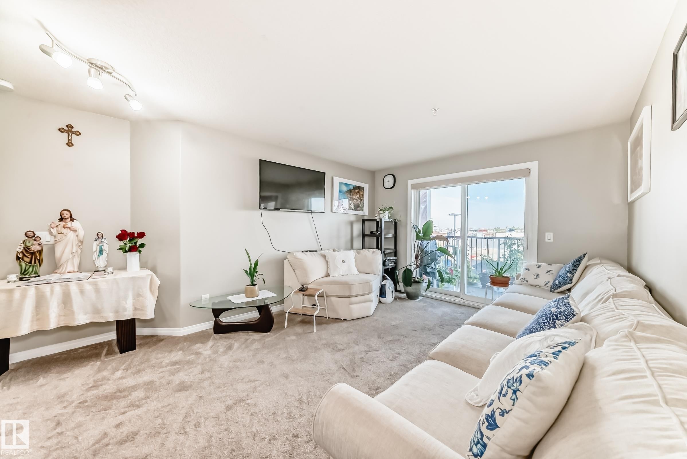 












407 9945 167 Street

,
Edmonton,




AB
T5P 0K5

