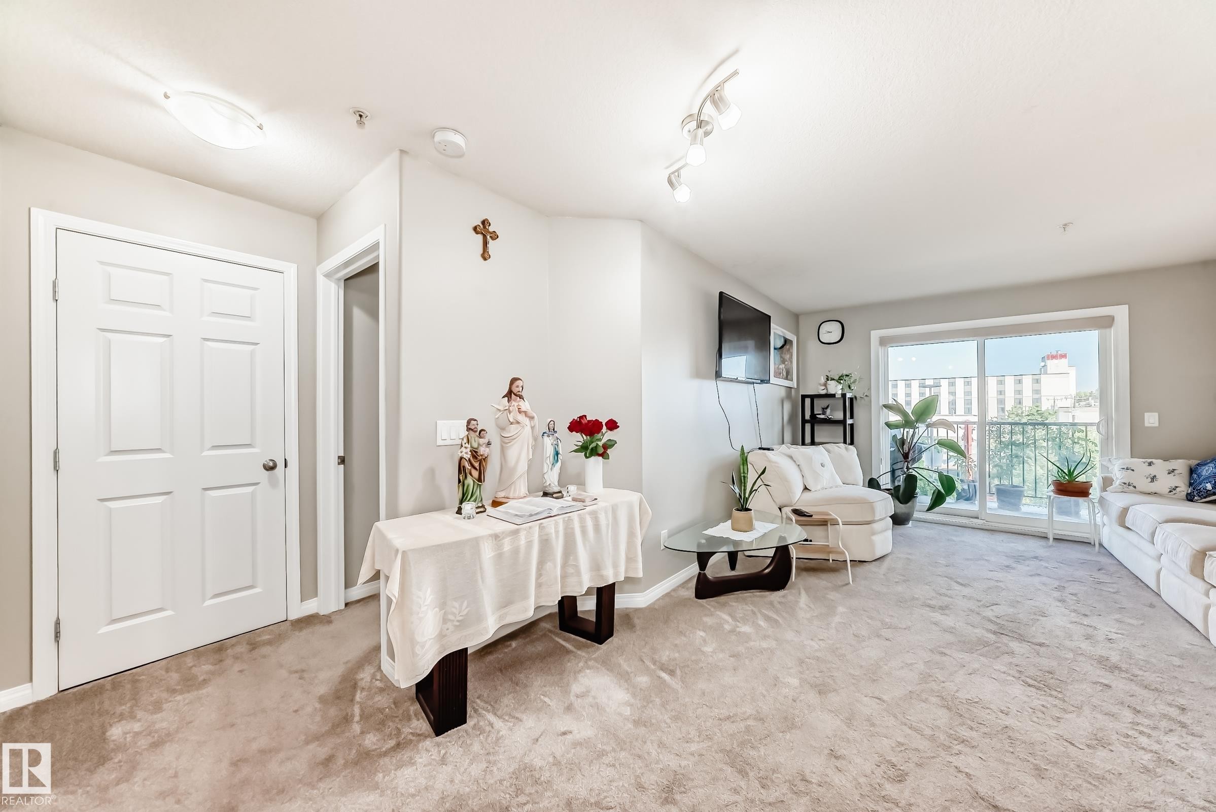 












407 9945 167 Street

,
Edmonton,




AB
T5P 0K5

