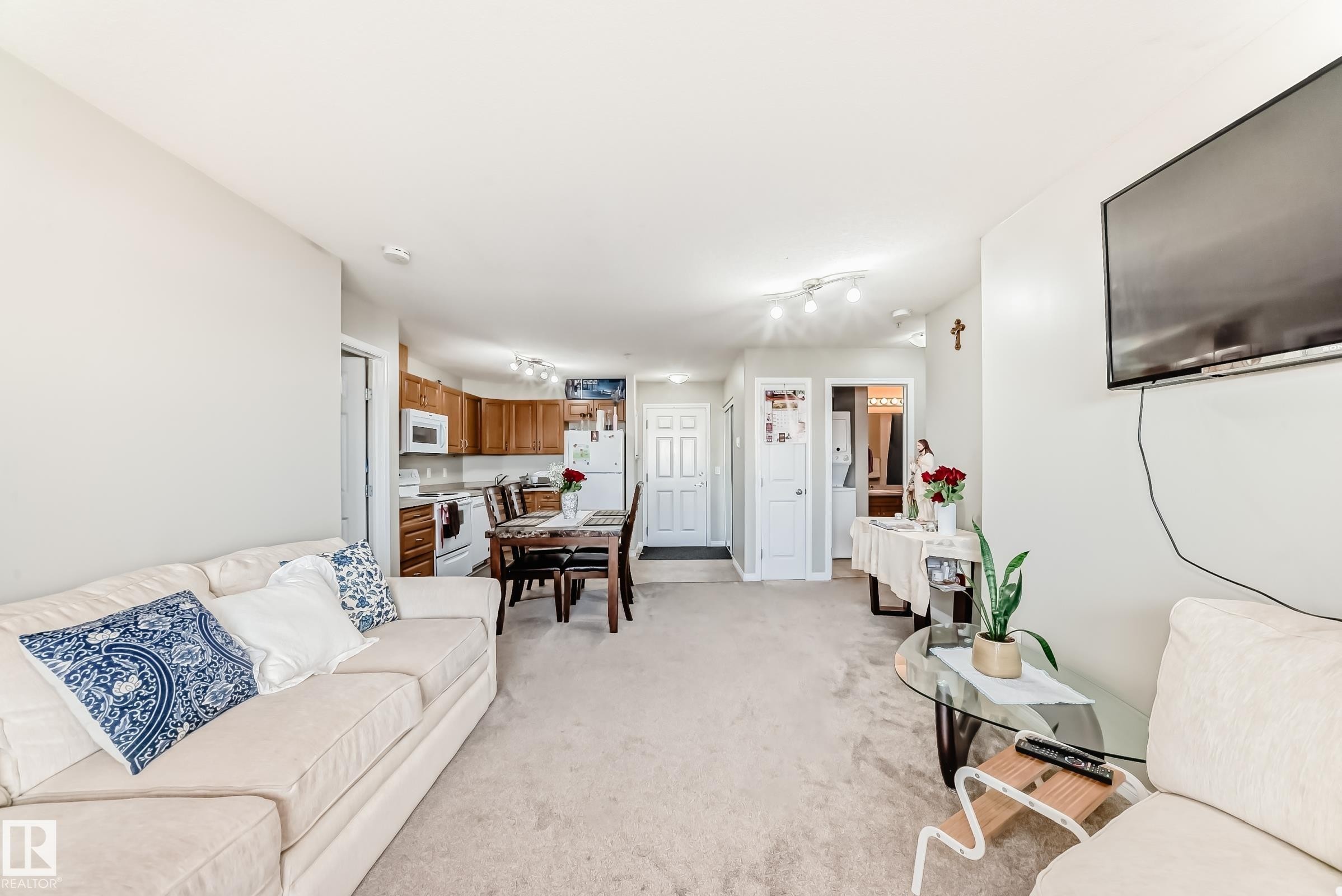 












407 9945 167 Street

,
Edmonton,




AB
T5P 0K5

