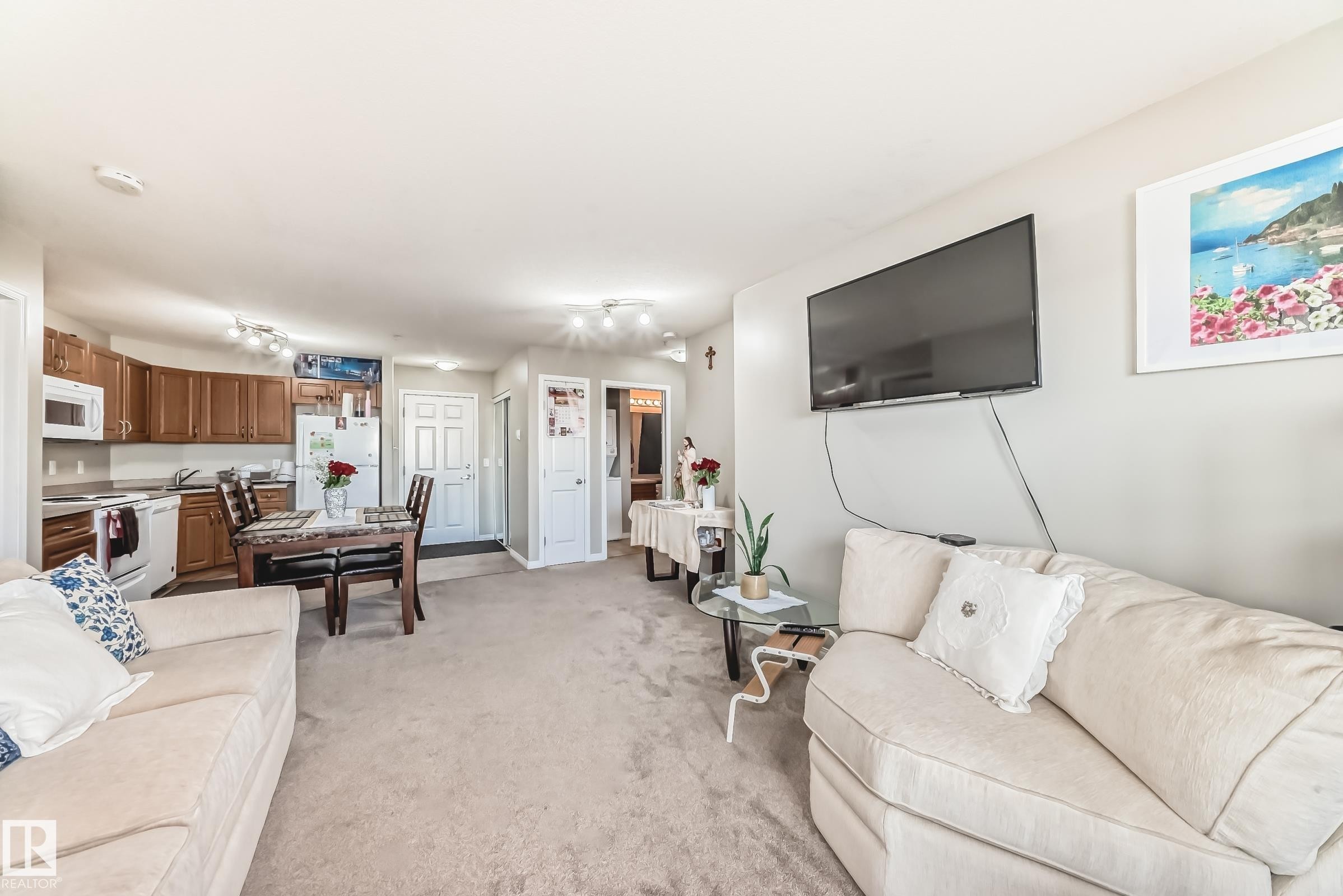 












407 9945 167 Street

,
Edmonton,




AB
T5P 0K5

