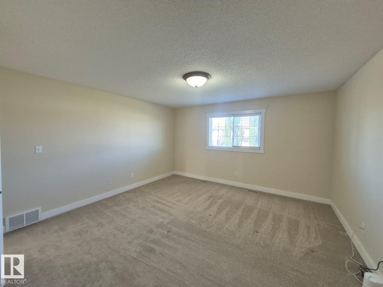 












8361 shaske Crescent

,
Edmonton,




AB
T6R 0B4

