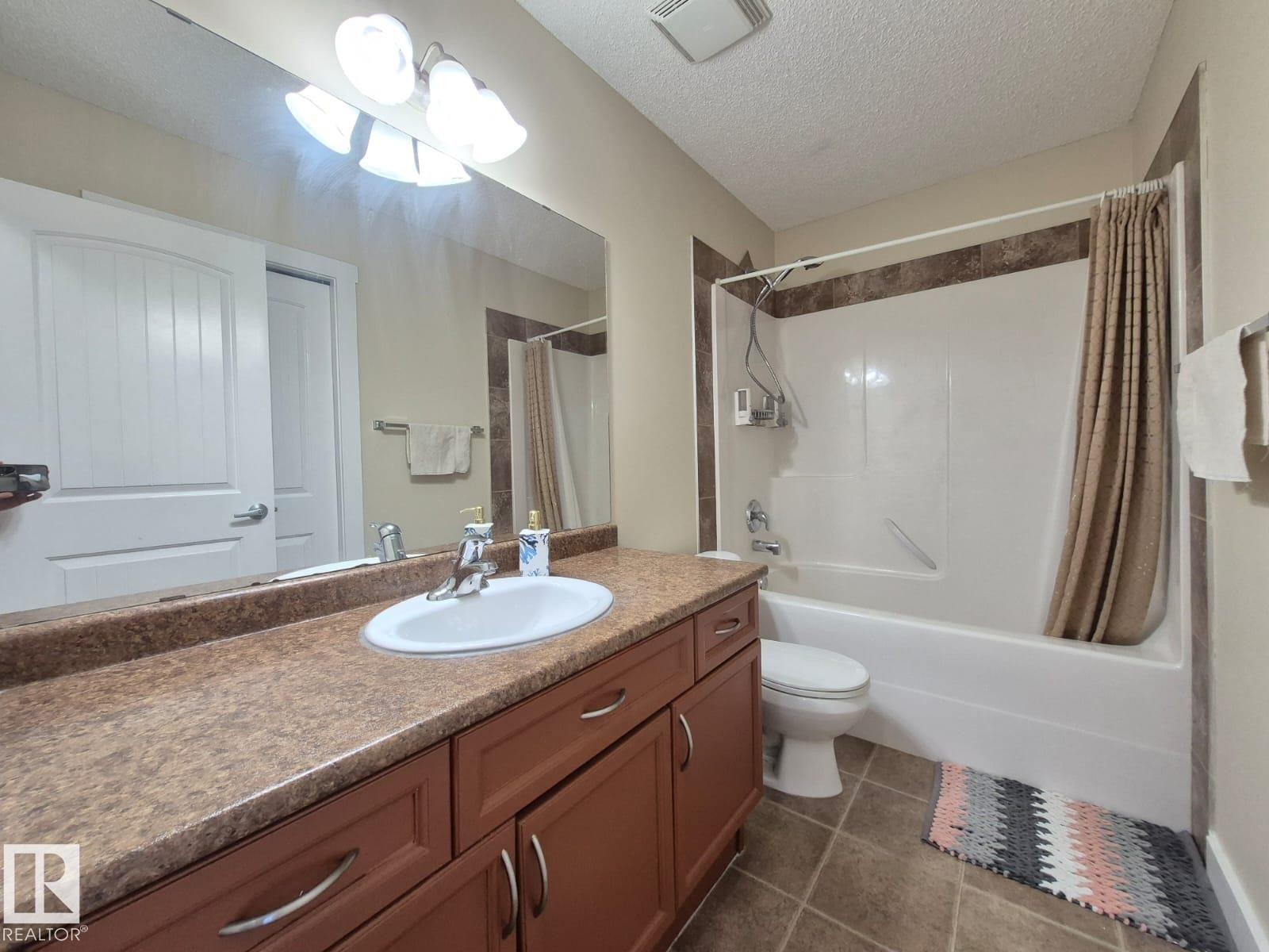












8361 shaske Crescent

,
Edmonton,




AB
T6R 0B4

