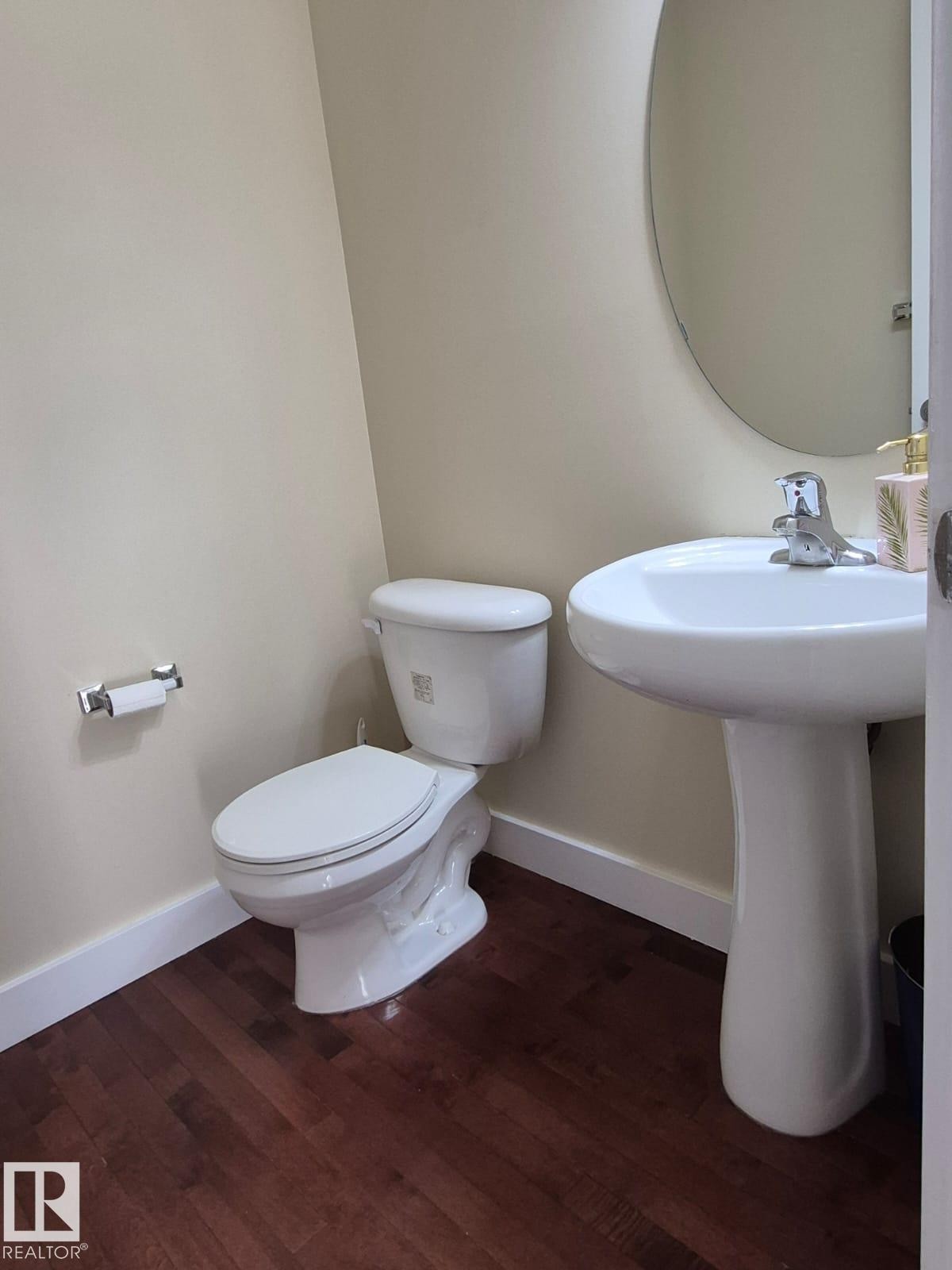 












8361 shaske Crescent

,
Edmonton,




AB
T6R 0B4

