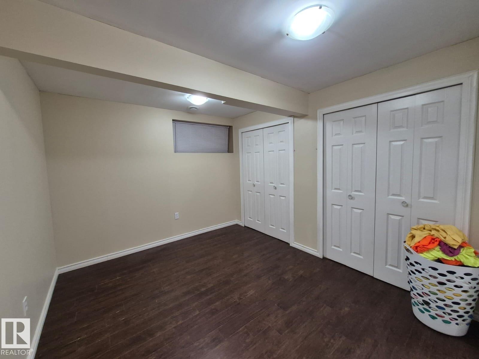 












8361 shaske Crescent

,
Edmonton,




AB
T6R 0B4

