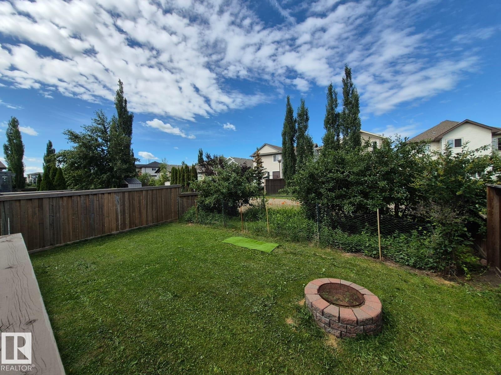 












8361 shaske Crescent

,
Edmonton,




AB
T6R 0B4

