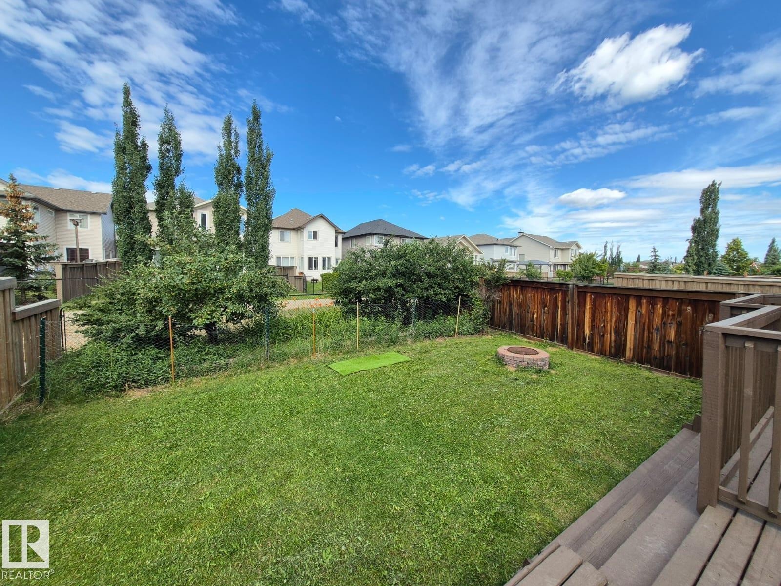 












8361 shaske Crescent

,
Edmonton,




AB
T6R 0B4

