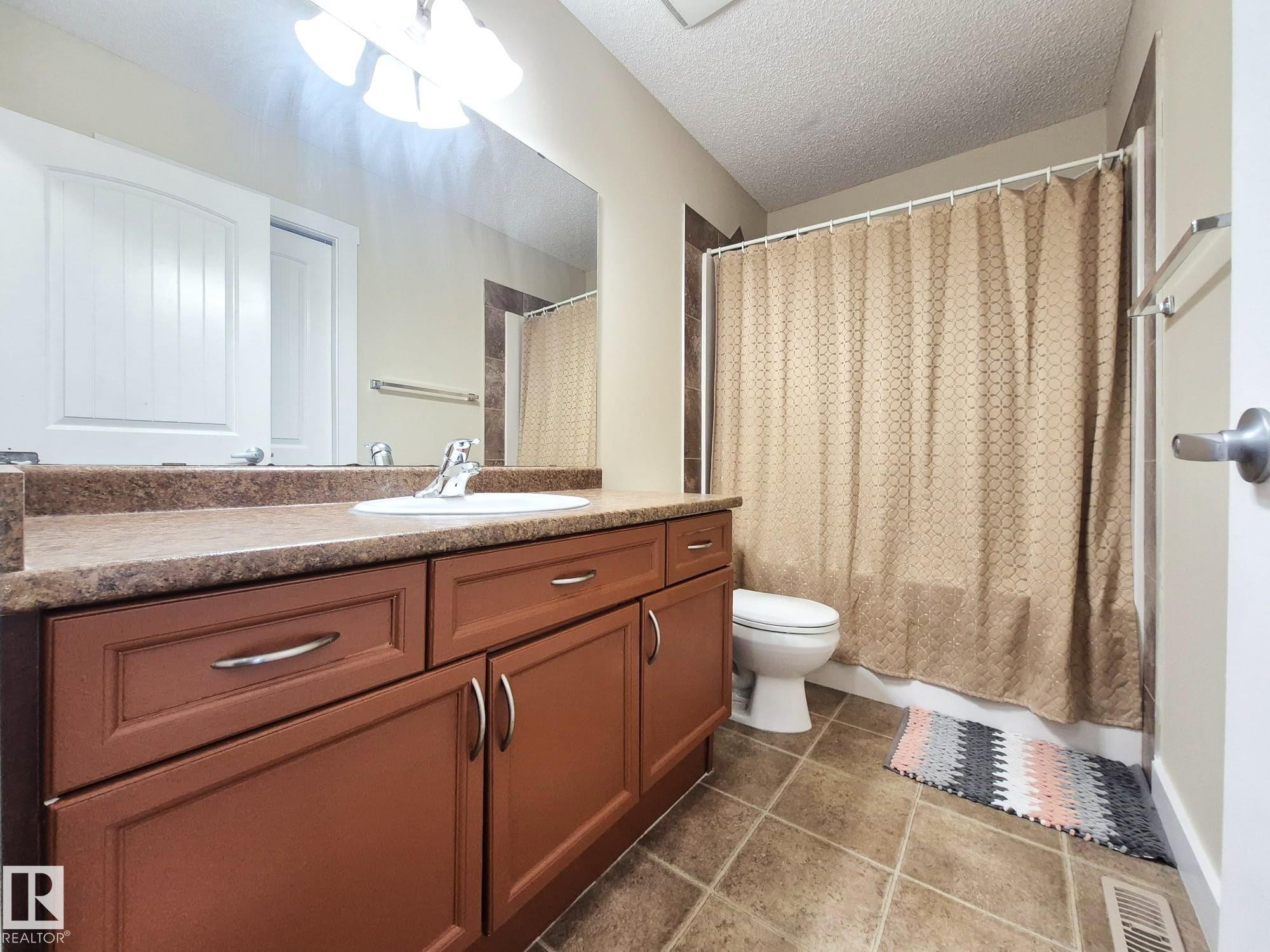 












8361 shaske Crescent

,
Edmonton,




AB
T6R 0B4

