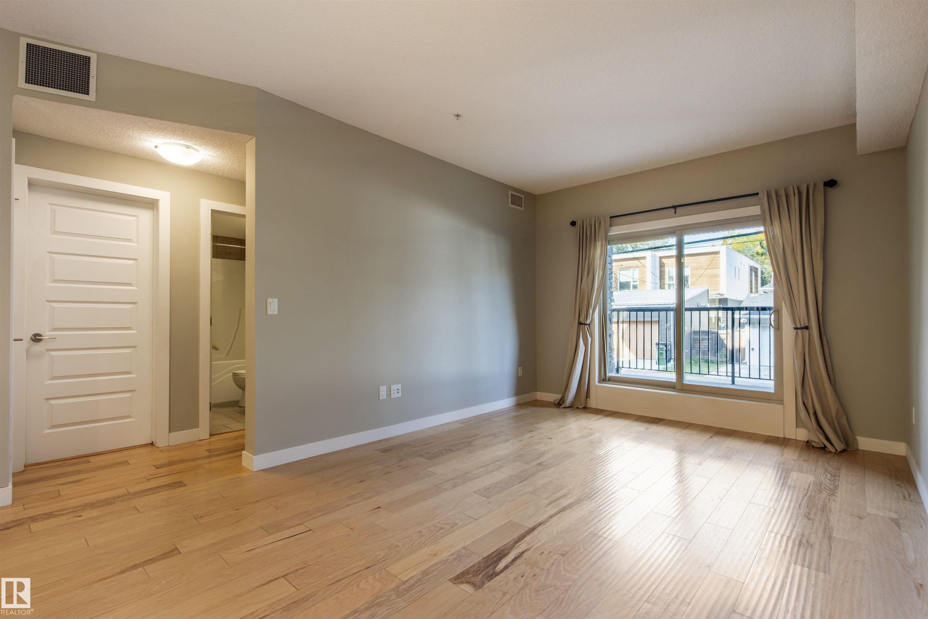 












107 8730 82 Avenue

,
Edmonton,




AB
T6C 0Z1

