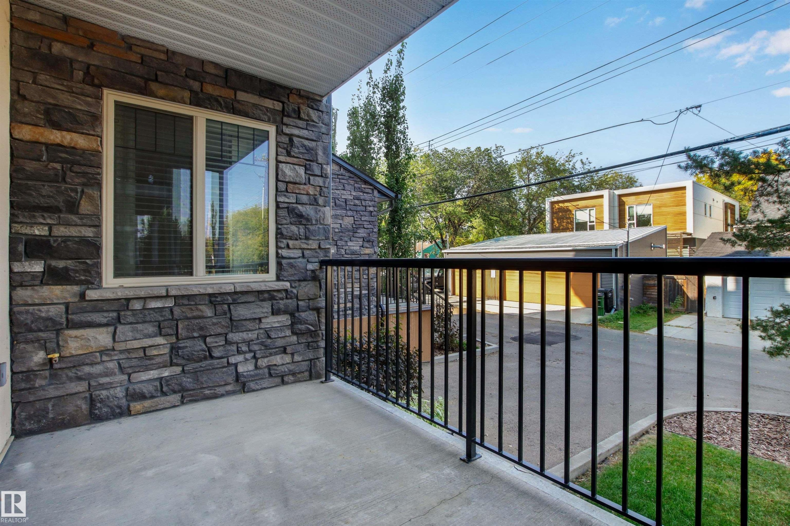 












107 8730 82 Avenue

,
Edmonton,




AB
T6C 0Z1

