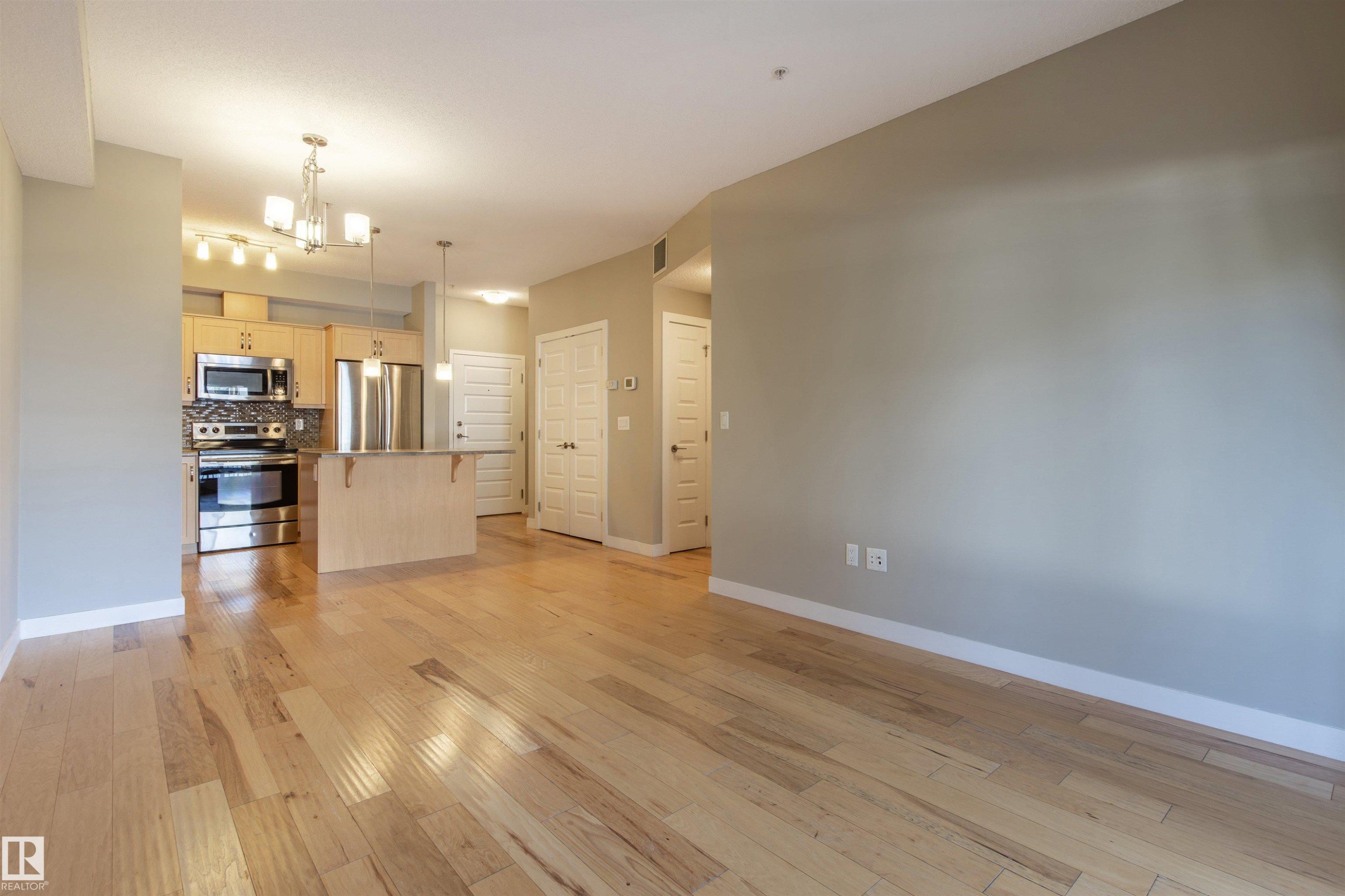 












107 8730 82 Avenue

,
Edmonton,




AB
T6C 0Z1

